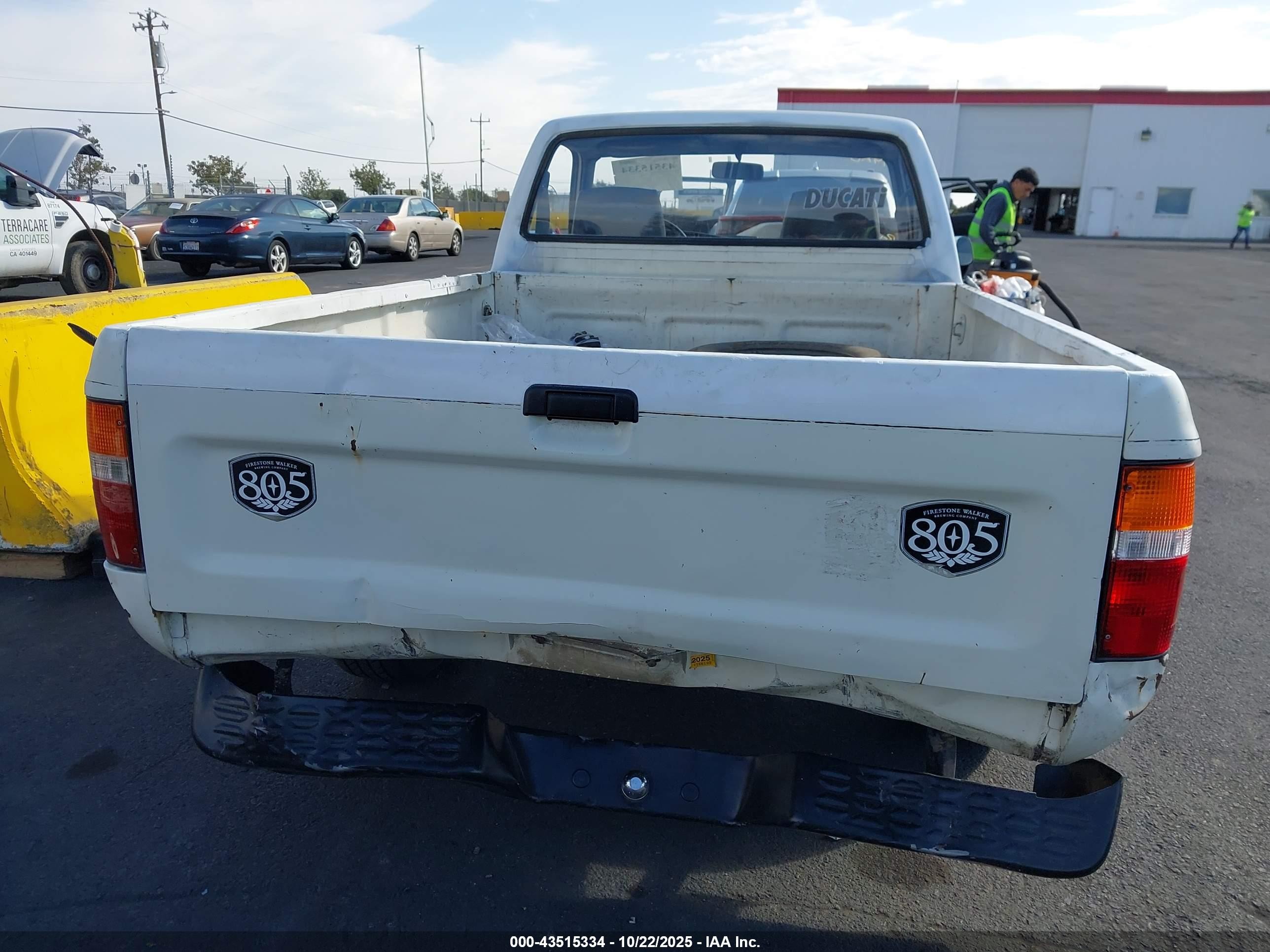 1989 Toyota Pickup 1/2 Ton Sht Wheelbase Dlx White vin: JT4RN81P2K5040976