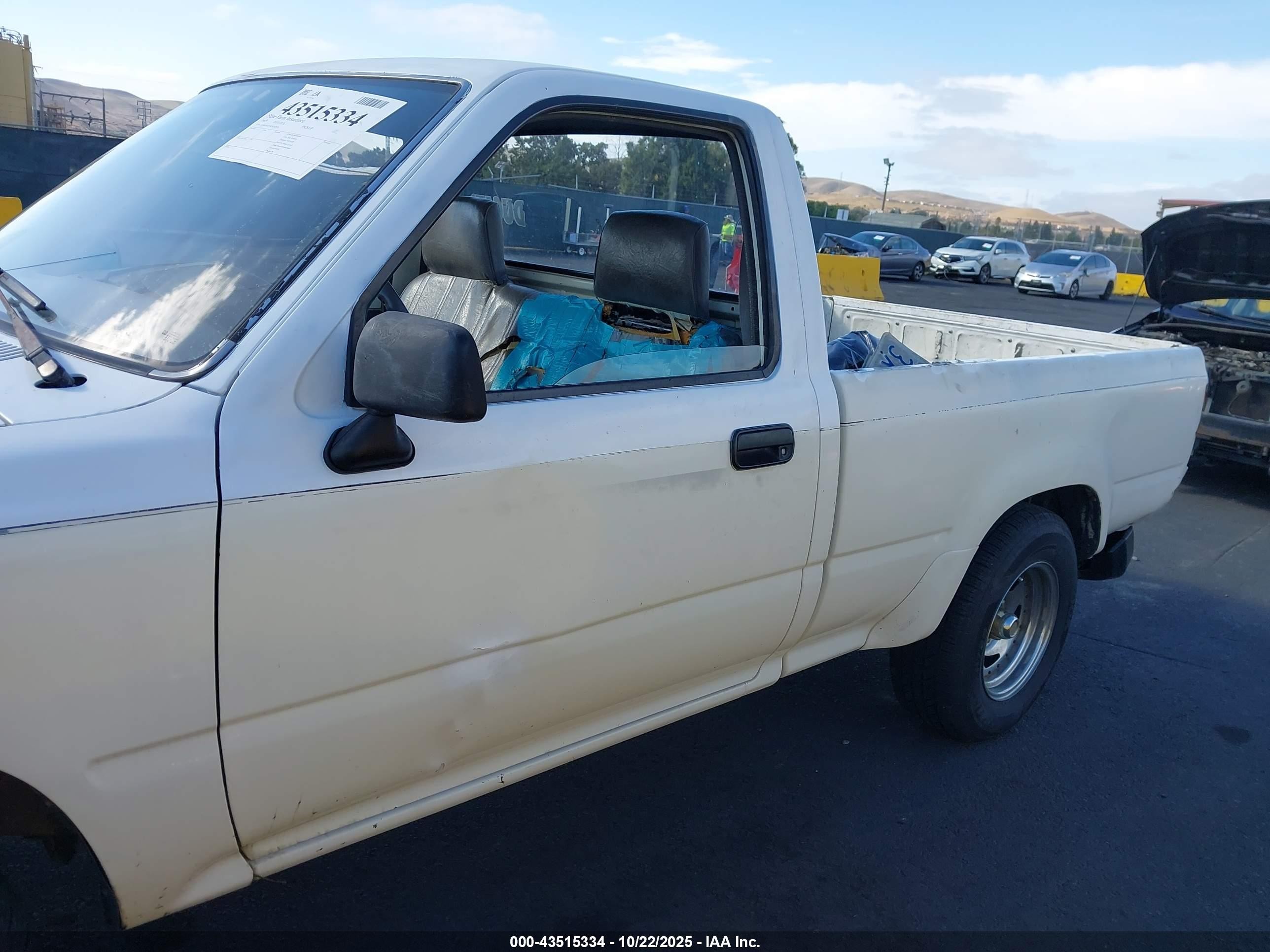 1989 Toyota Pickup 1/2 Ton Sht Wheelbase Dlx White vin: JT4RN81P2K5040976