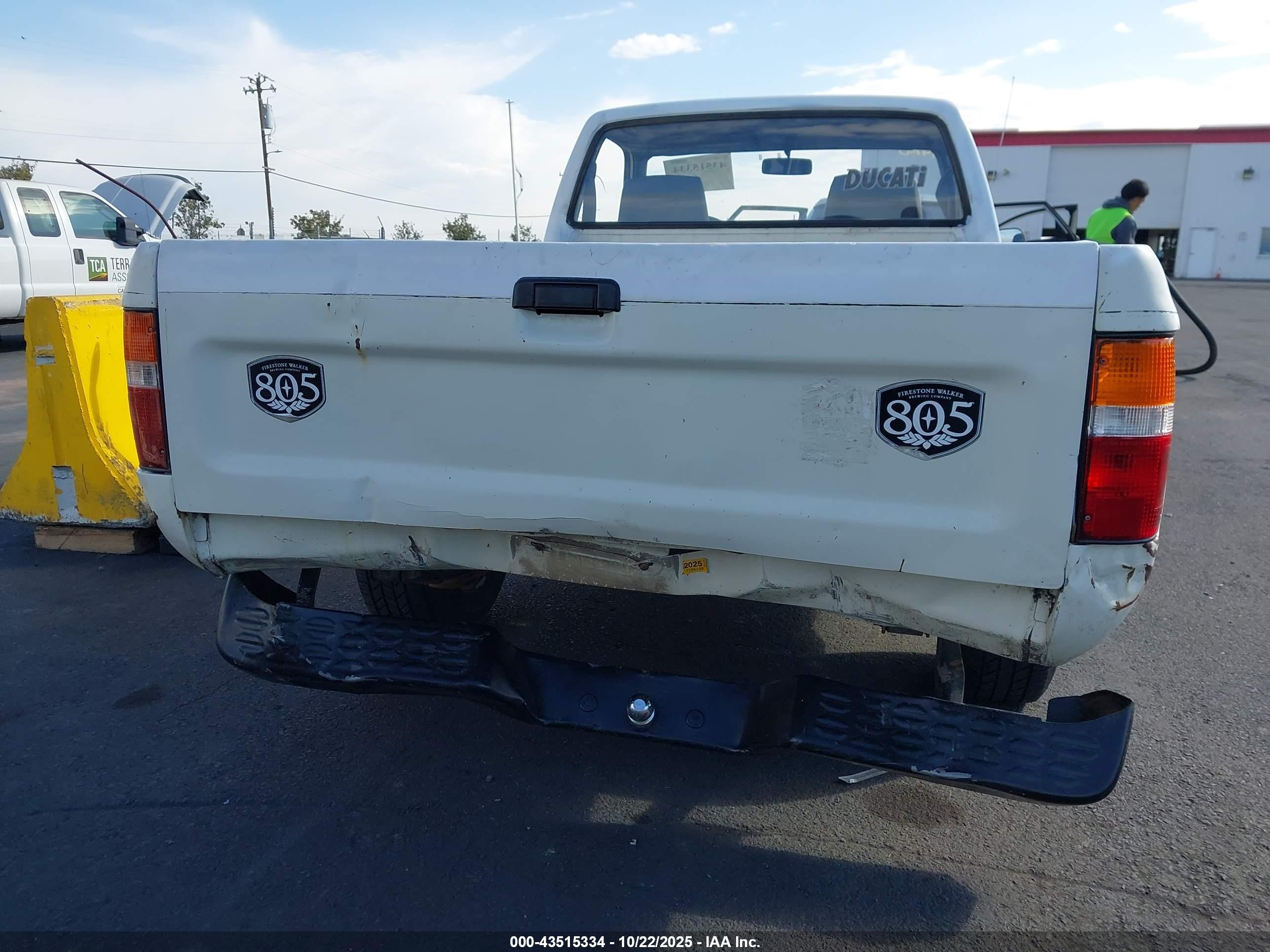 1989 Toyota Pickup 1/2 Ton Sht Wheelbase Dlx White vin: JT4RN81P2K5040976