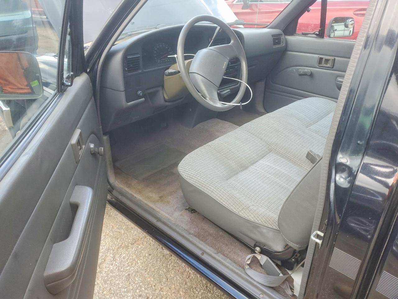1991 Toyota Pickup Deluxe Black vin: JT4RN81P2M5122869