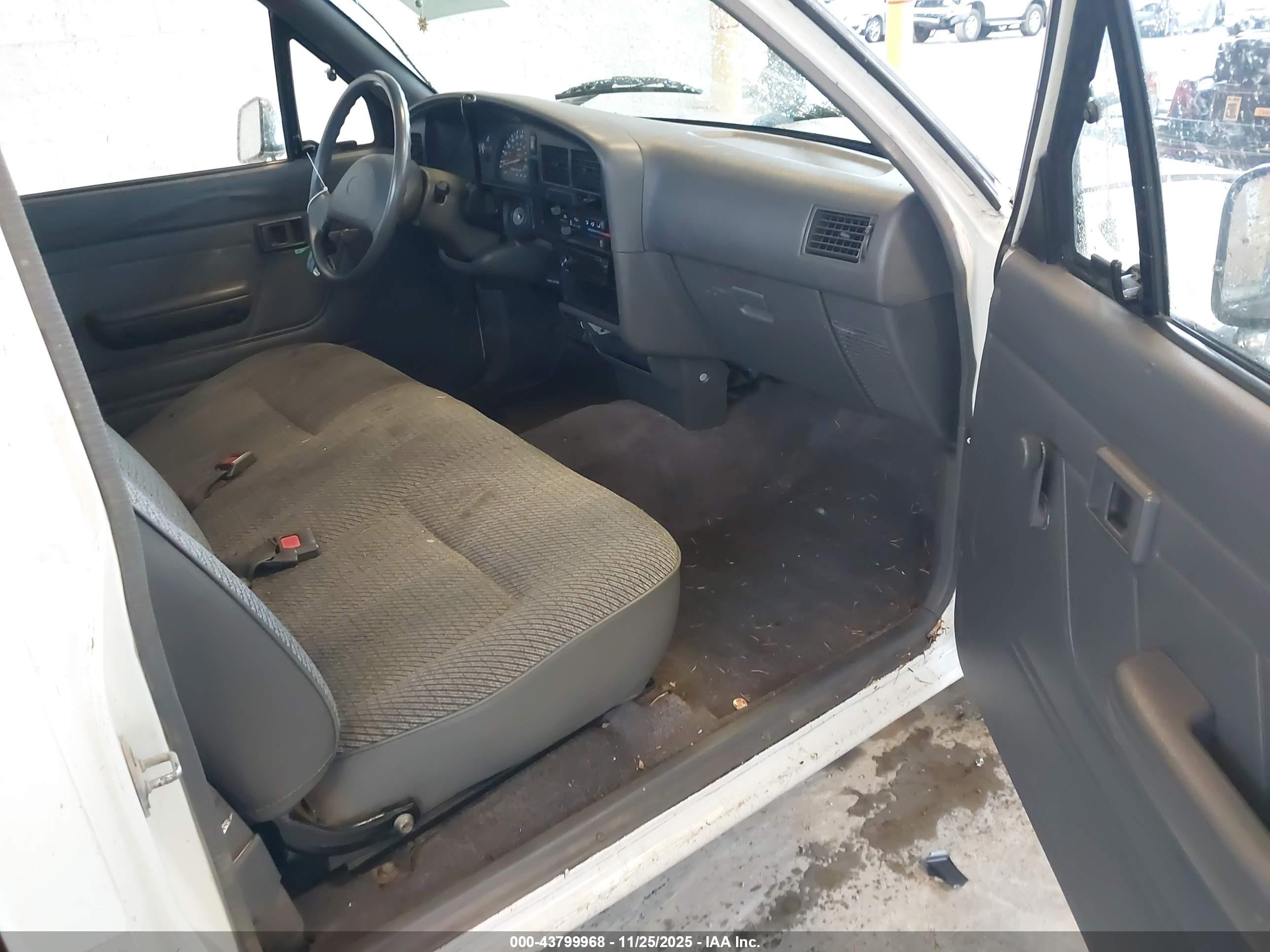 1995 Toyota Pickup 1/2 Ton Short Whlbse Dx White vin: JT4RN81P4S5201831