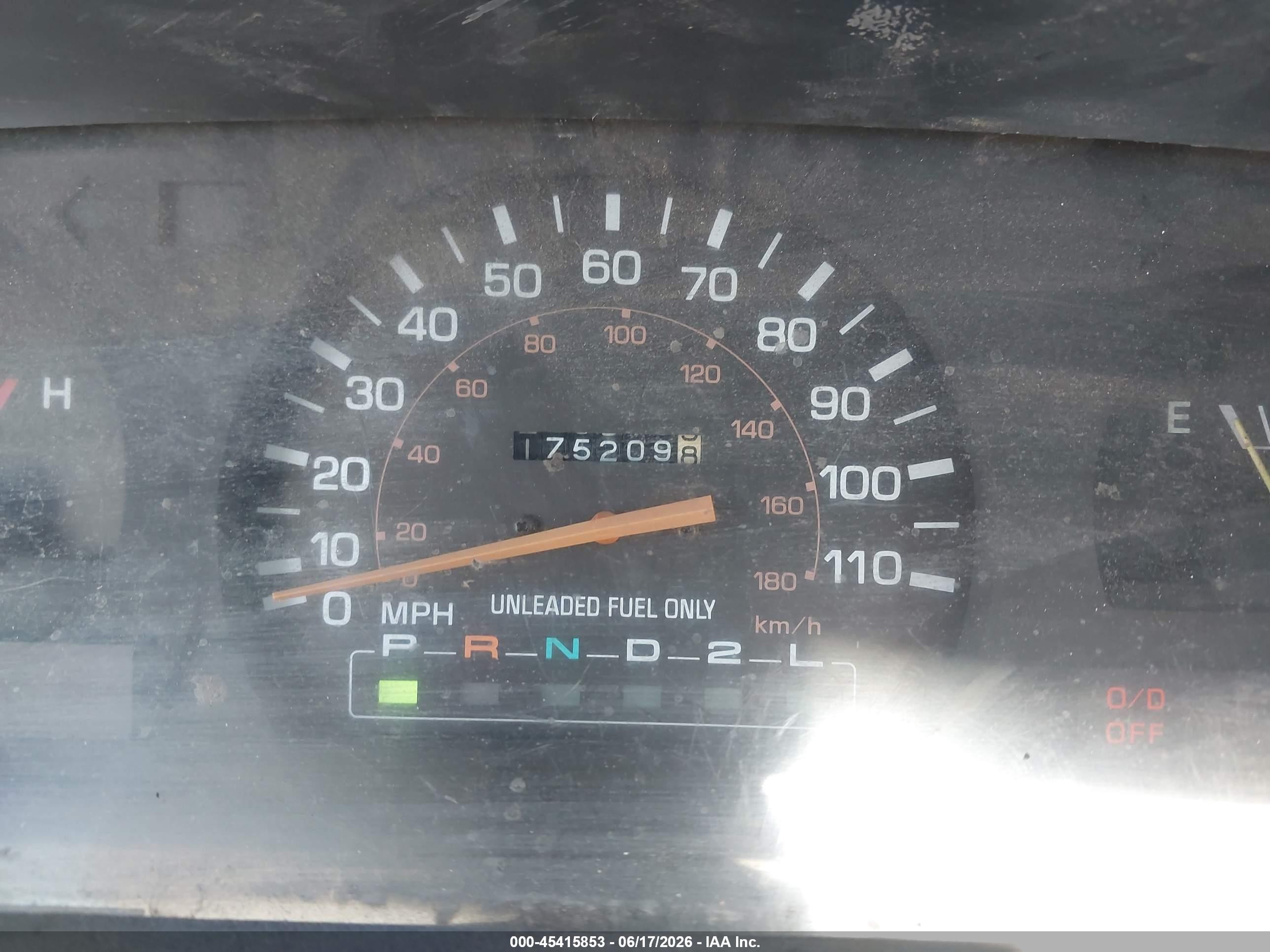 1989 Toyota Pickup 1/2 Ton Sht Wheelbase Dlx Красный vin: JT4RN81P8K0021555
