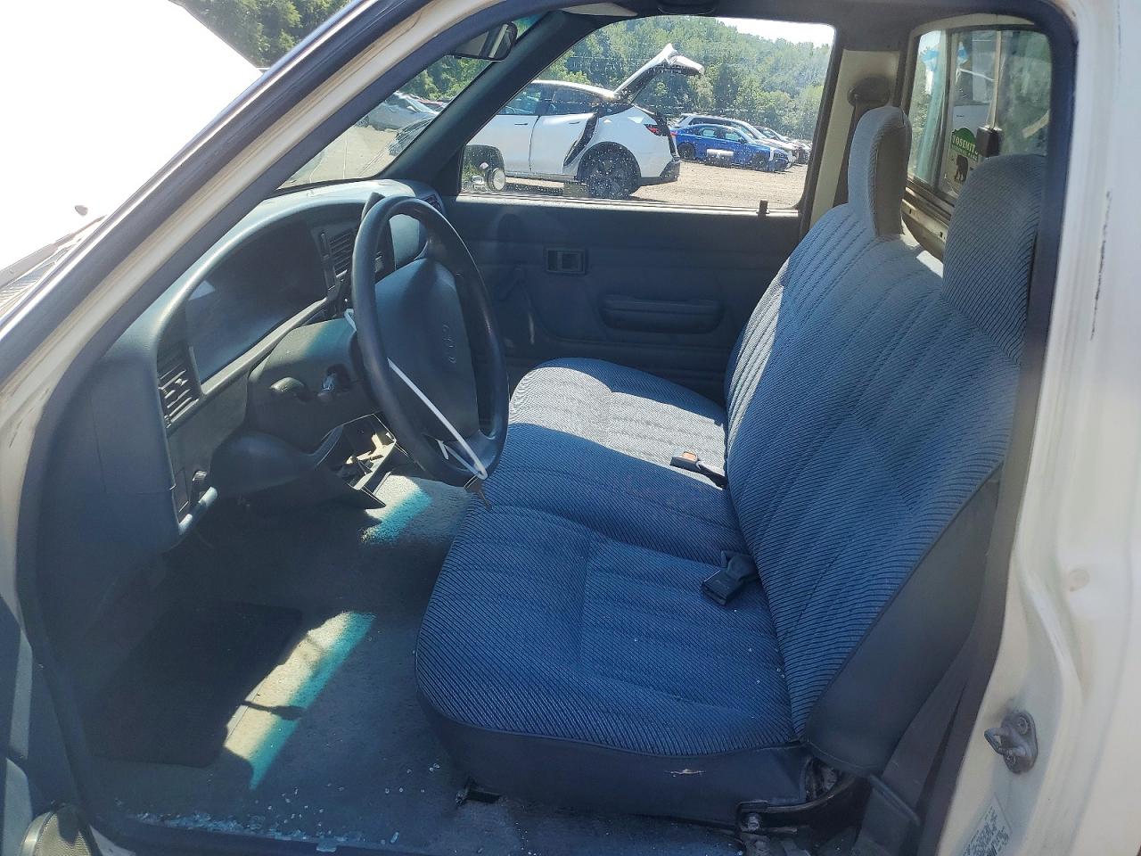 1995 Toyota Pickup Dx White vin: JT4RN81PXS5208864