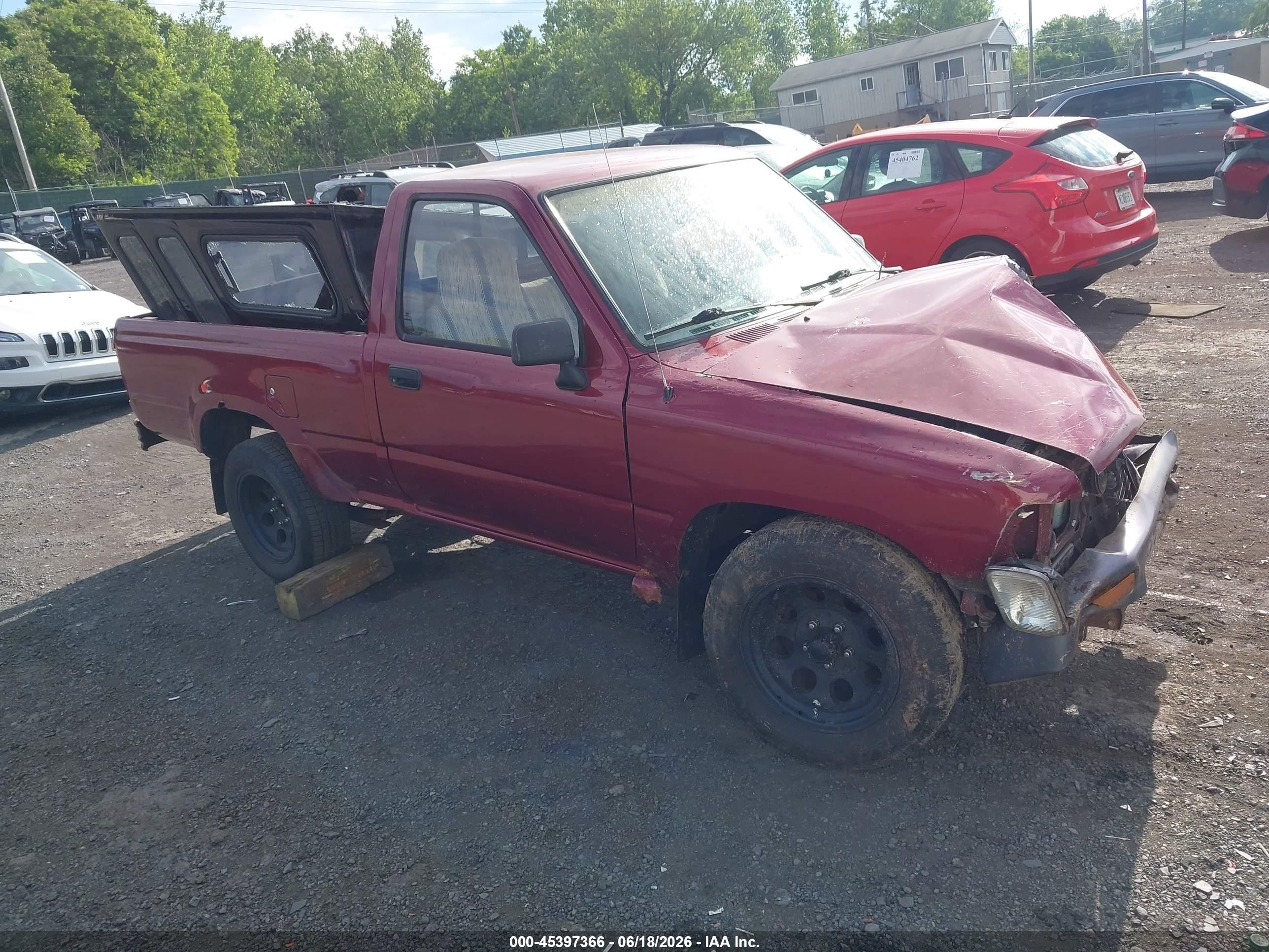 1990 Toyota Pickup 1/2 Ton Short Wheelbase Red vin: JT4RN81R2L5089999