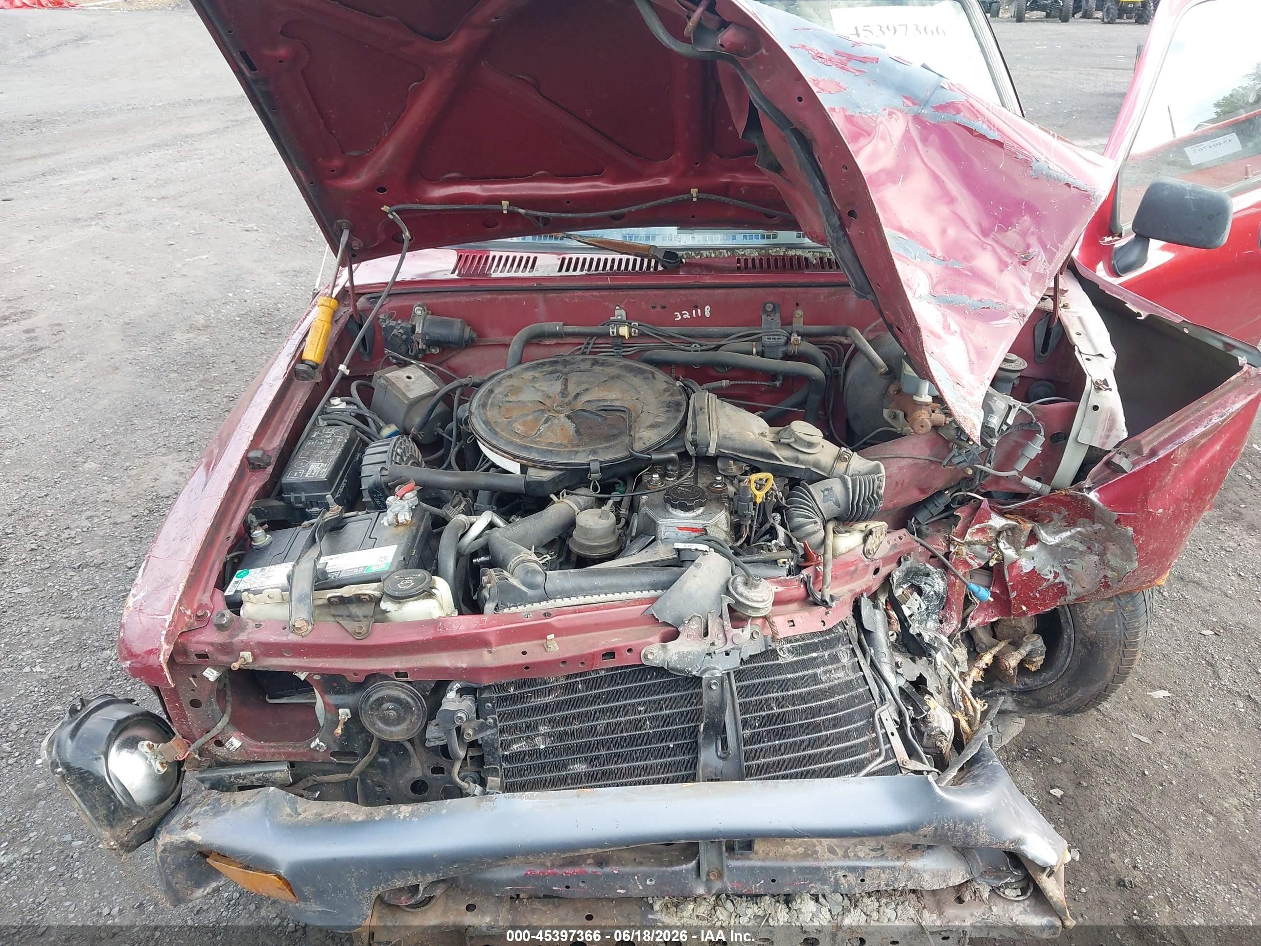 1990 Toyota Pickup 1/2 Ton Short Wheelbase Red vin: JT4RN81R2L5089999