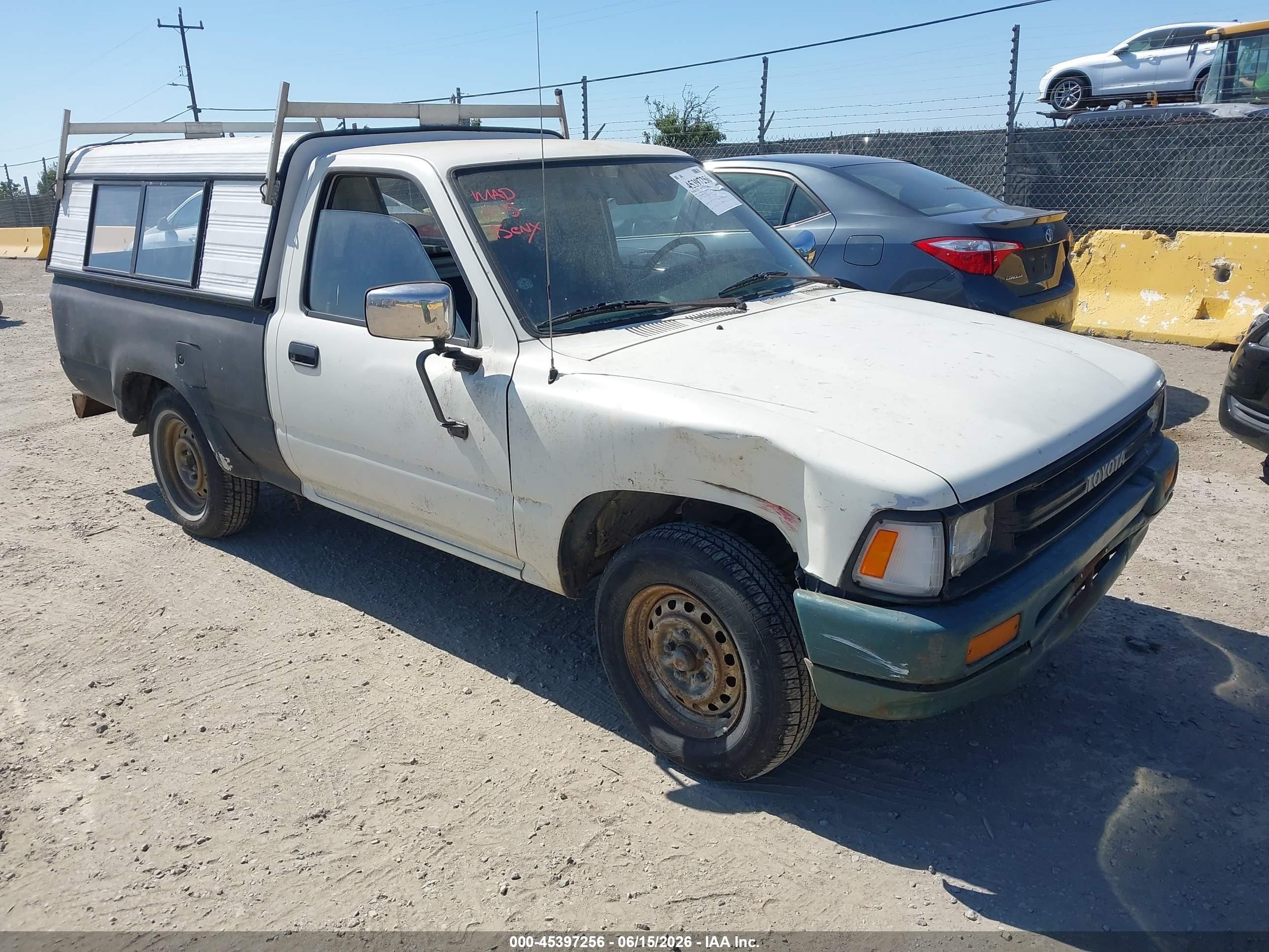 1989 Toyota Pickup 1/2 Ton Short Wheelbase White vin: JT4RN81R3K5027767