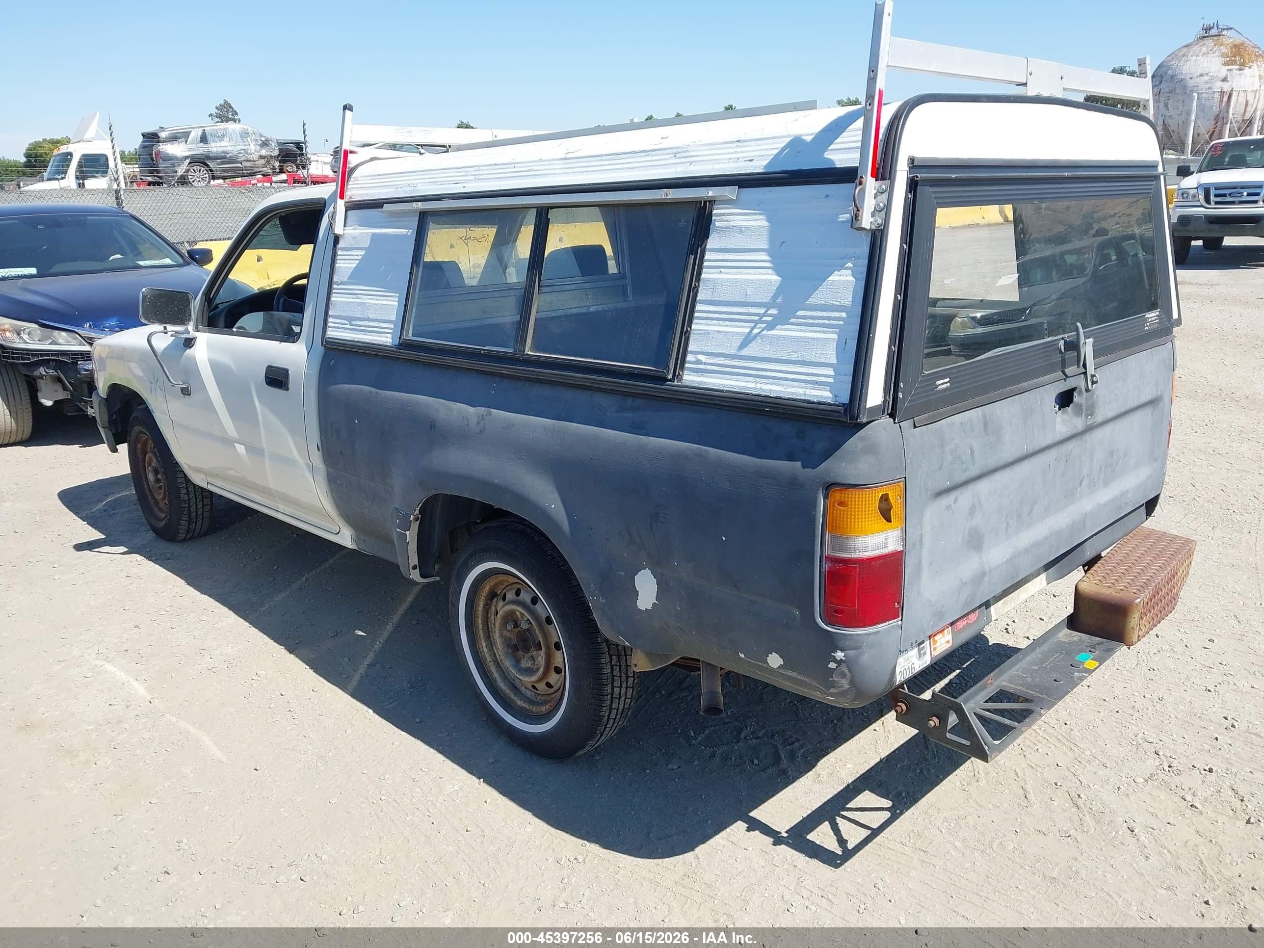 1989 Toyota Pickup 1/2 Ton Short Wheelbase White vin: JT4RN81R3K5027767