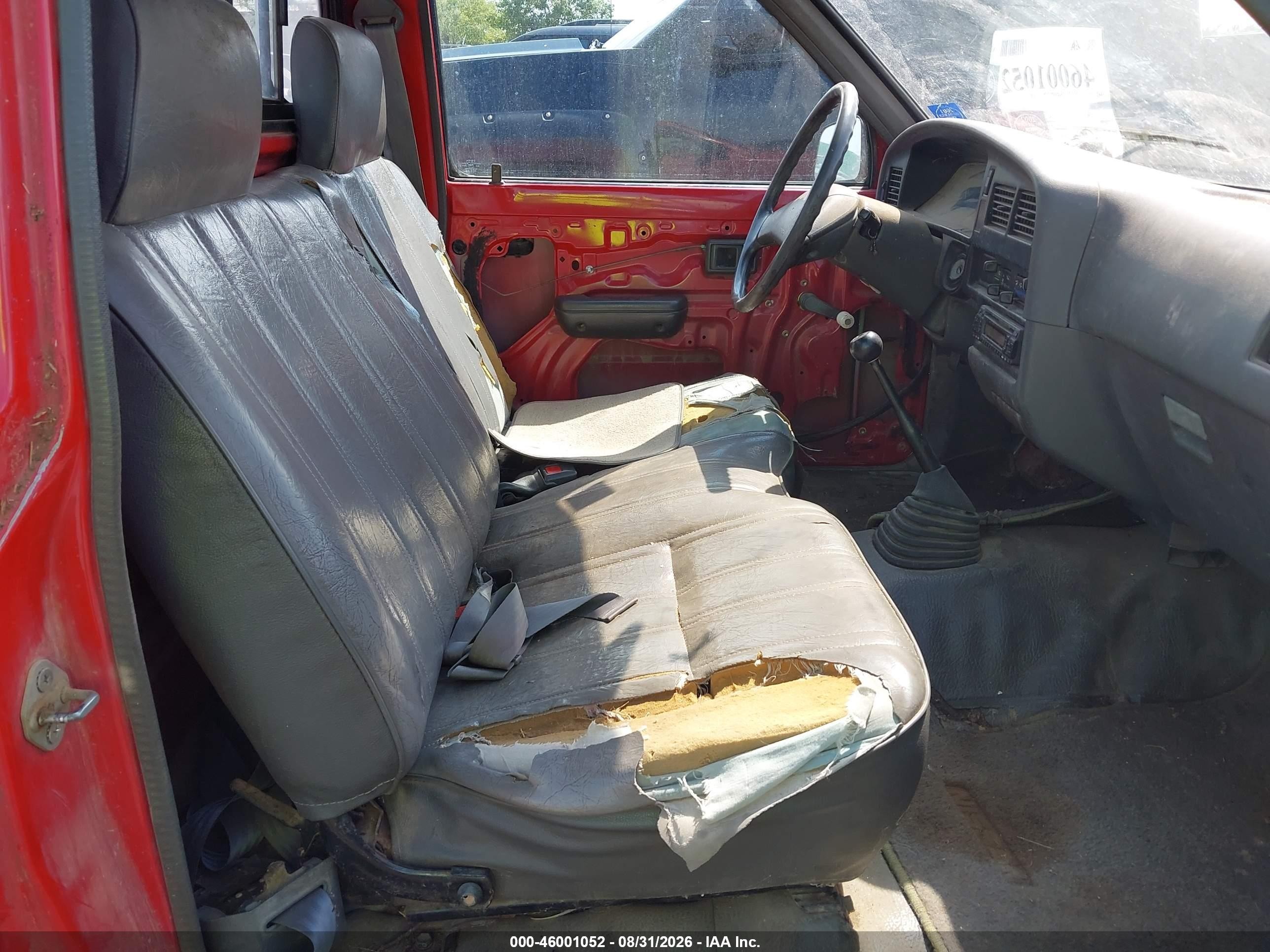 1989 Toyota Pickup 1/2 Ton Short Wheelbase Red vin: JT4RN81R6K5003530