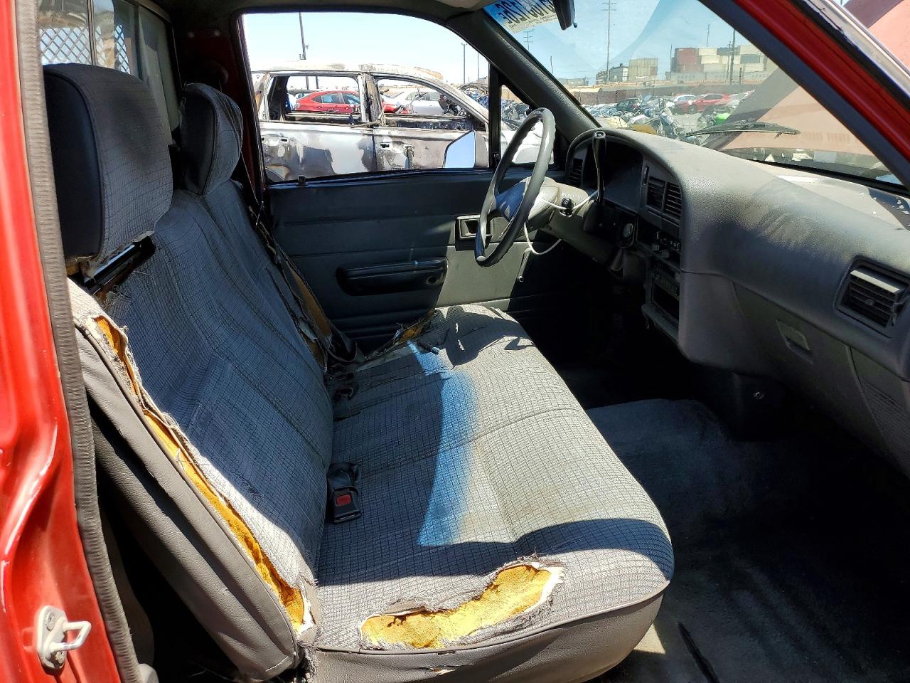 1991 Toyota Pickup Deluxe Red vin: JT4RN82P8M5030941