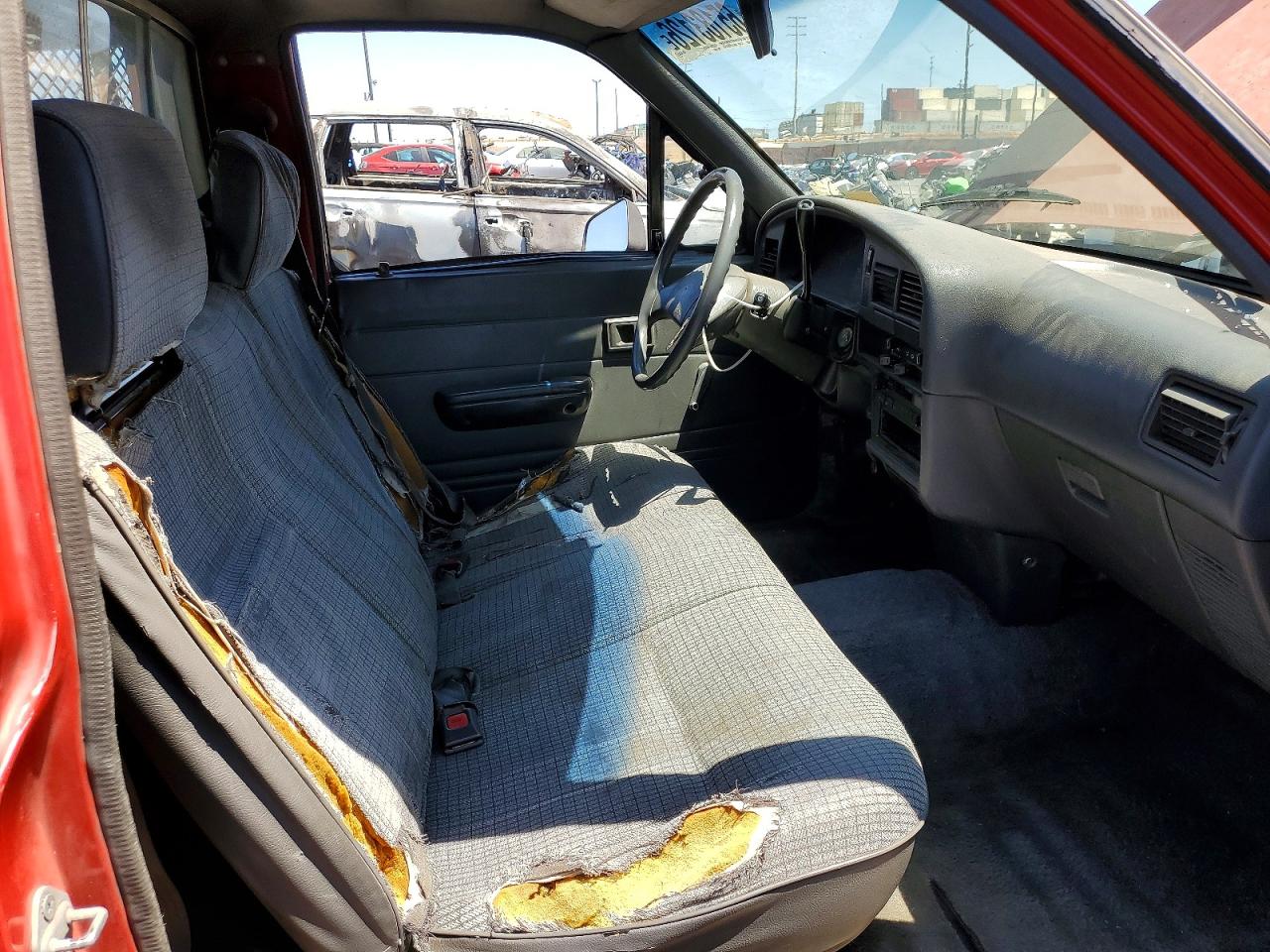 1991 Toyota Pickup Deluxe Red vin: JT4RN82P8M5030941