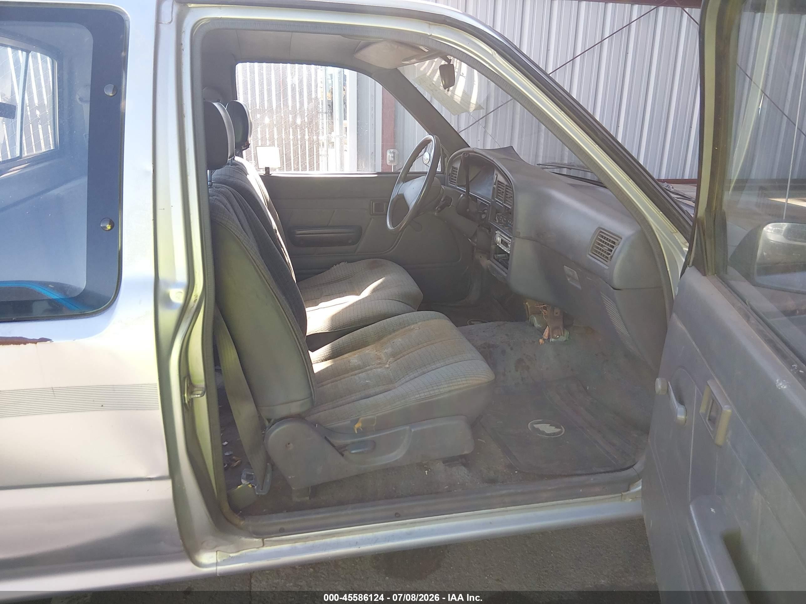 1991 Toyota Pickup 1/2 Ton Ex Lng Whlbse Dlx Silver vin: JT4RN93P2M5028770