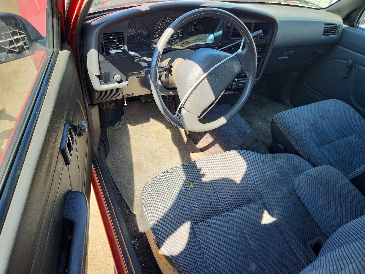1995 Toyota Pickup Dx Red vin: JT4RN93P4S5113140