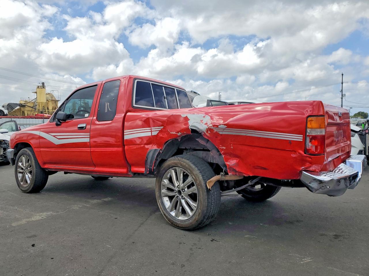 1990 Toyota Pickup Deluxe Red vin: JT4RN93P7L5014832