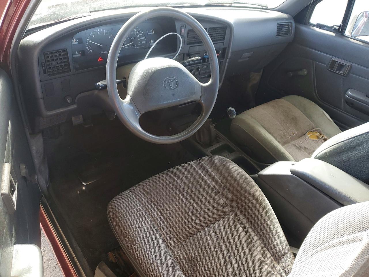 1992 Toyota Pickup Deluxe Burgundy vin: JT4RN93PXN5058469