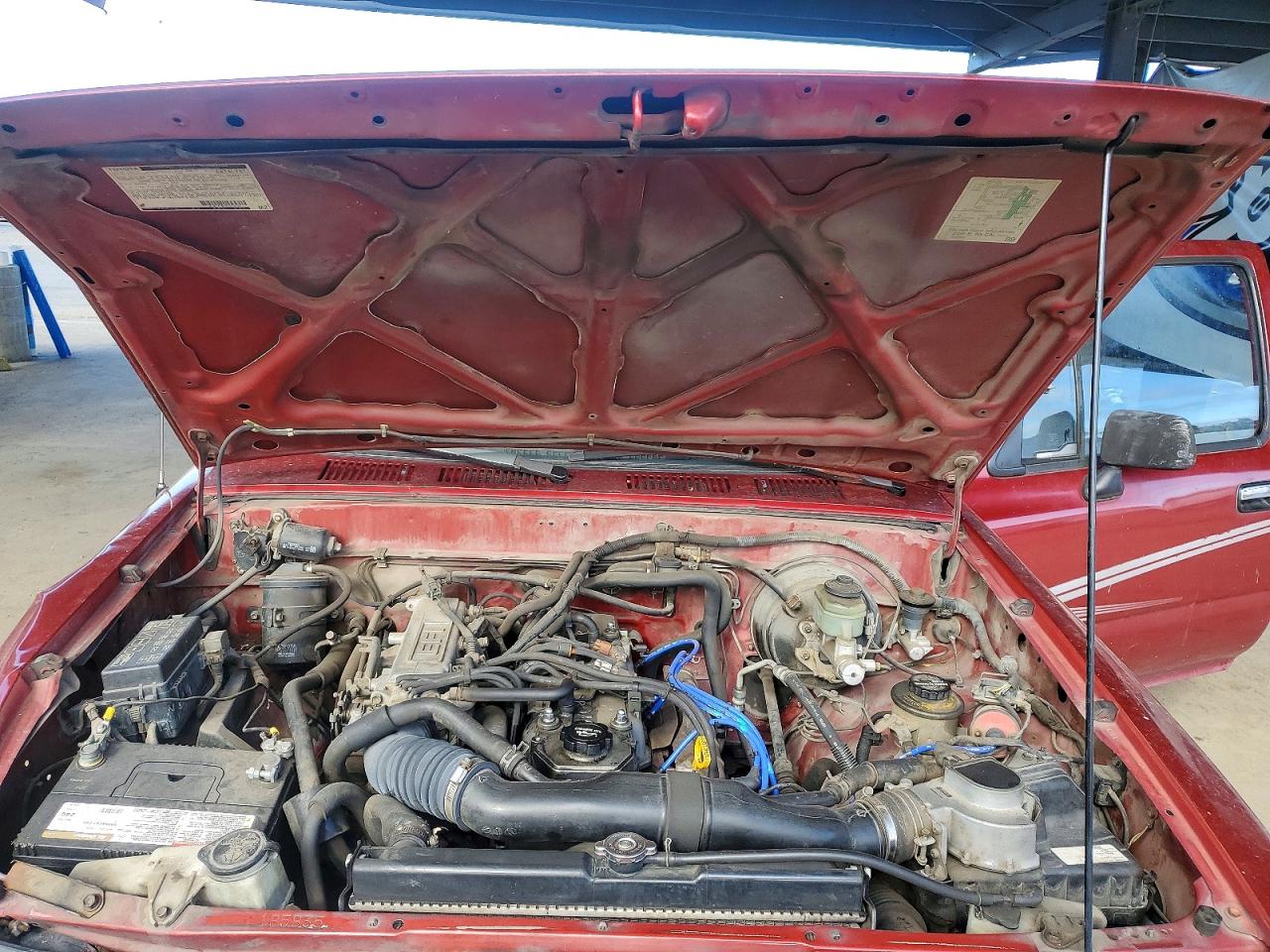1992 Toyota Pickup Deluxe Burgundy vin: JT4RN93PXN5058469