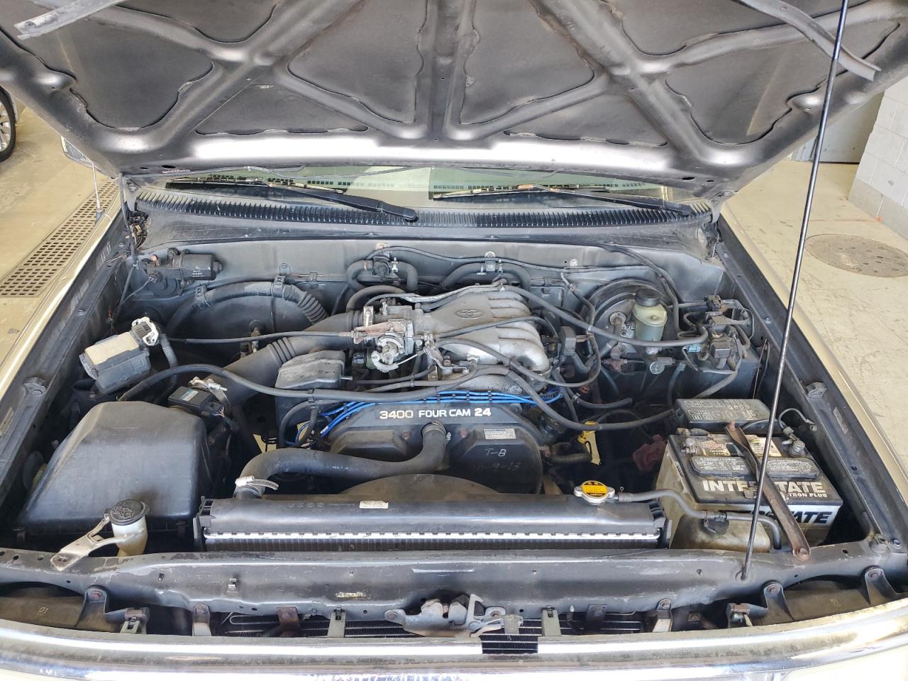 1997 Toyota T100 Xtracab Two Tone vin: JT4UN22D8V0035388