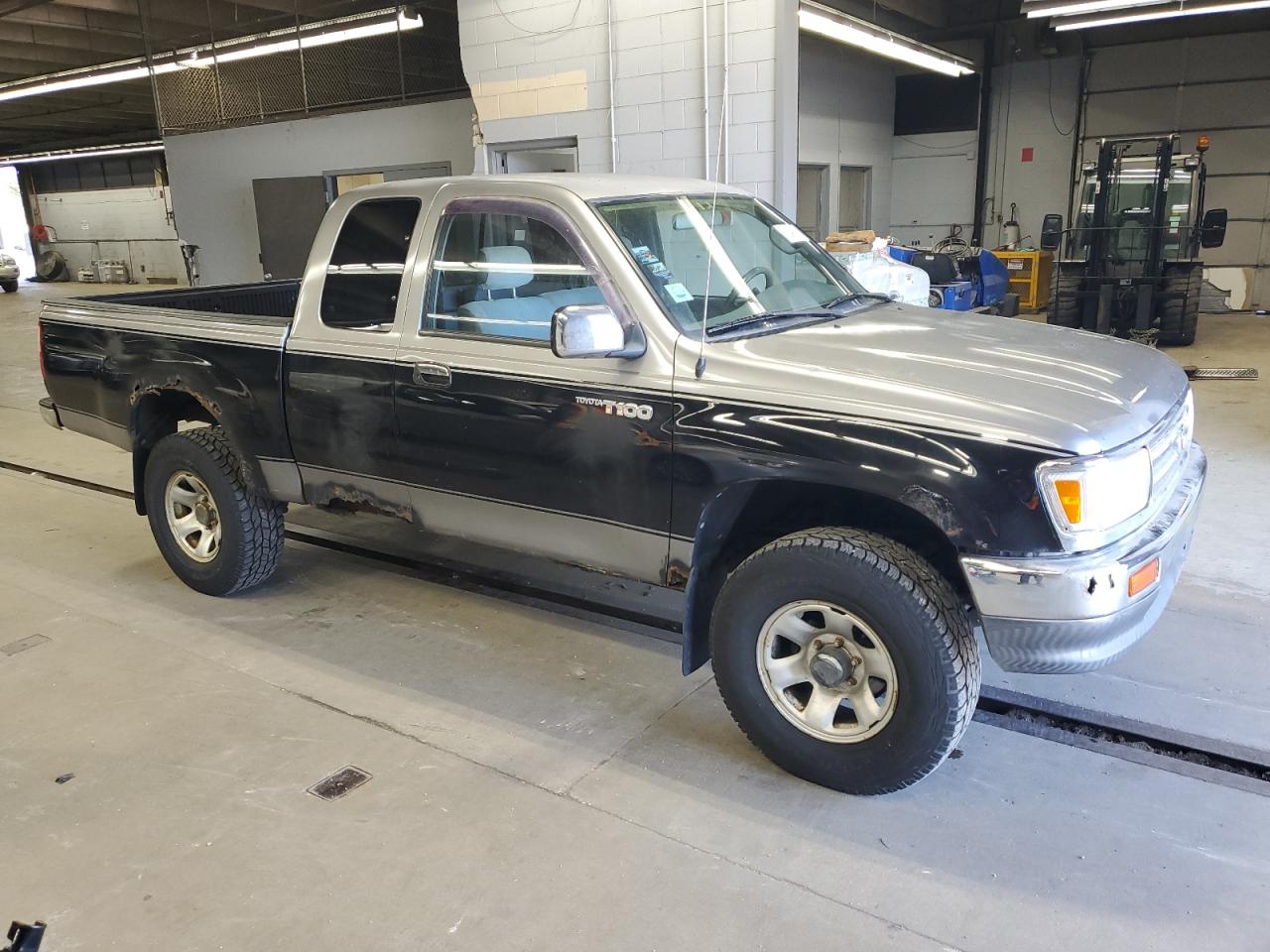 1997 Toyota T100 Xtracab Two Tone vin: JT4UN22D8V0035388