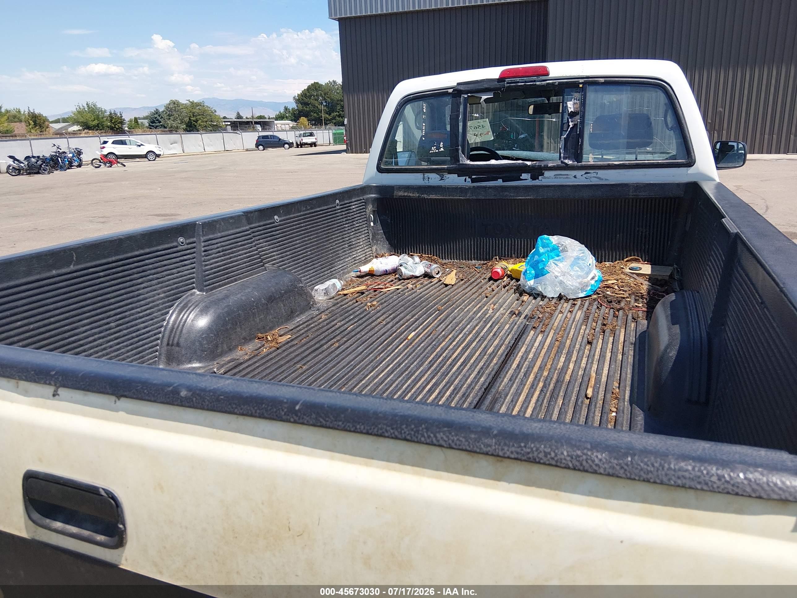 1995 Toyota T100 Dx White vin: JT4VD21E4S0011201