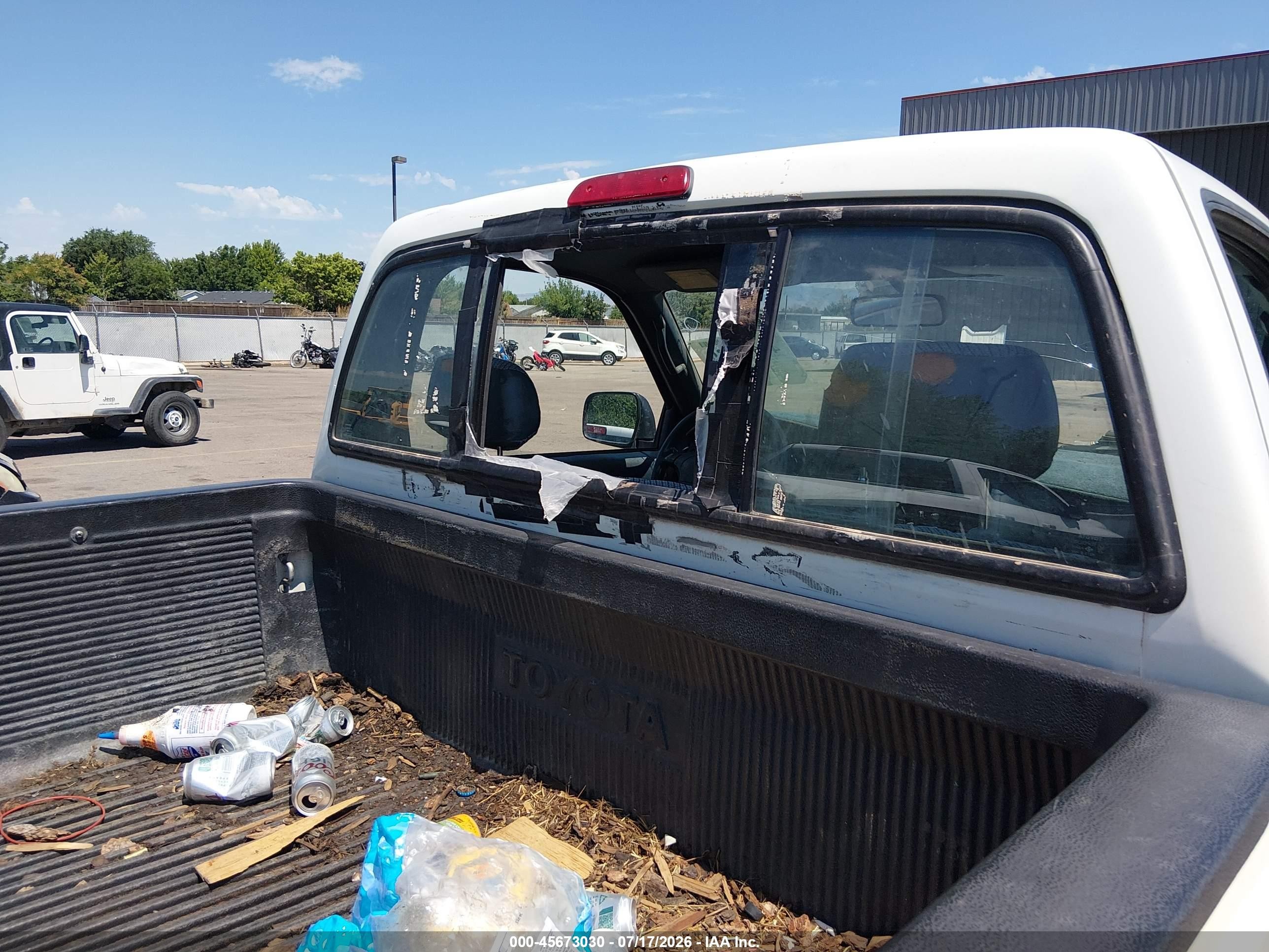 1995 Toyota T100 Dx White vin: JT4VD21E4S0011201