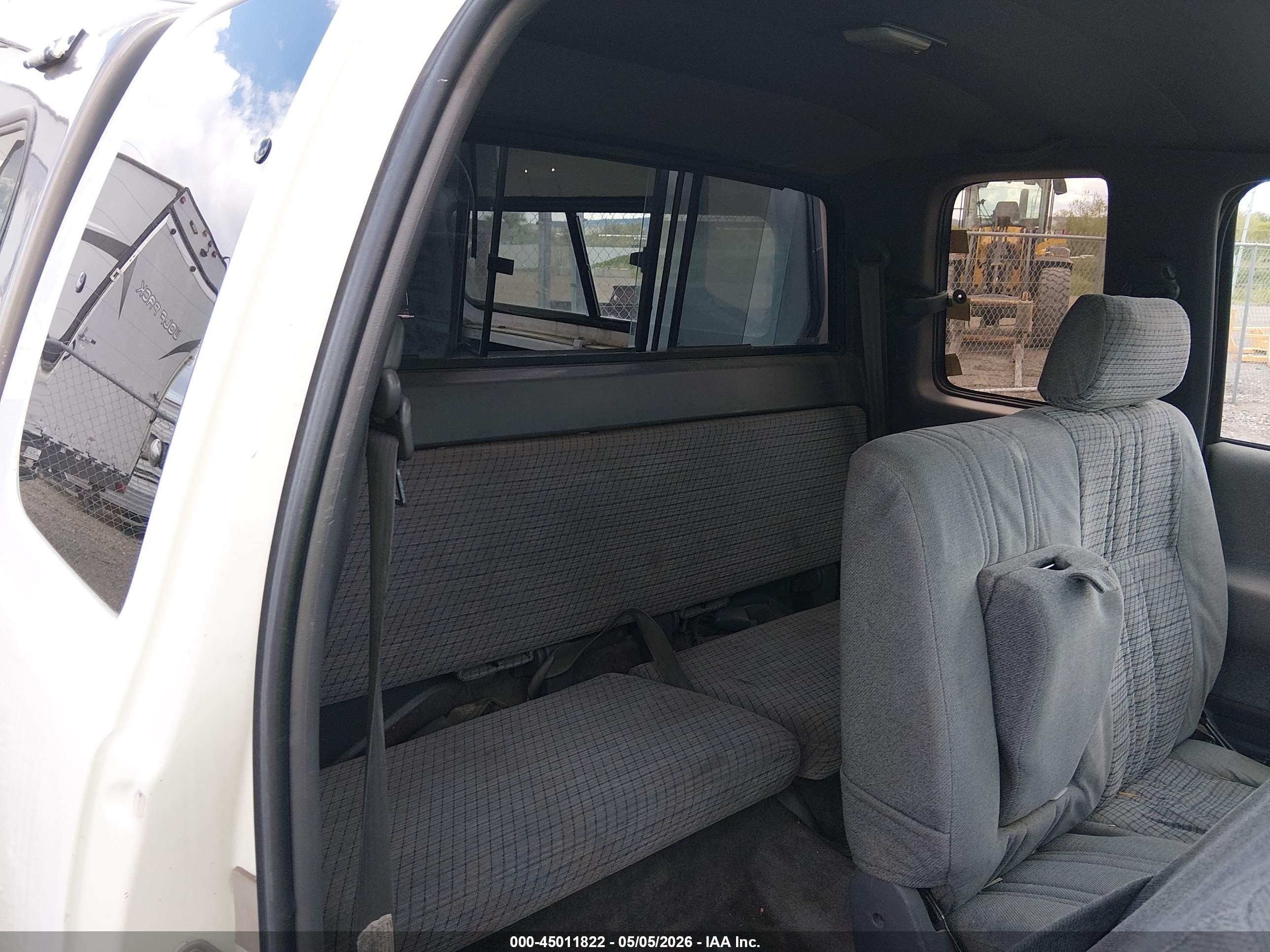 1995 Toyota T100 Xtracab Sr5 White vin: JT4VD22F8S0016439