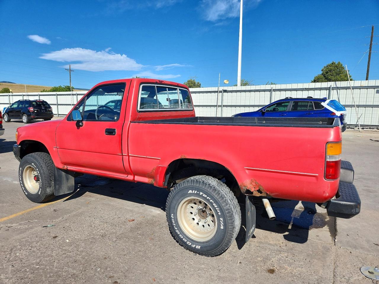 1989 Toyota Pickup 1/2 Ton Short Wheelbase Dlx Red vin: JT4VN01D0K2001536