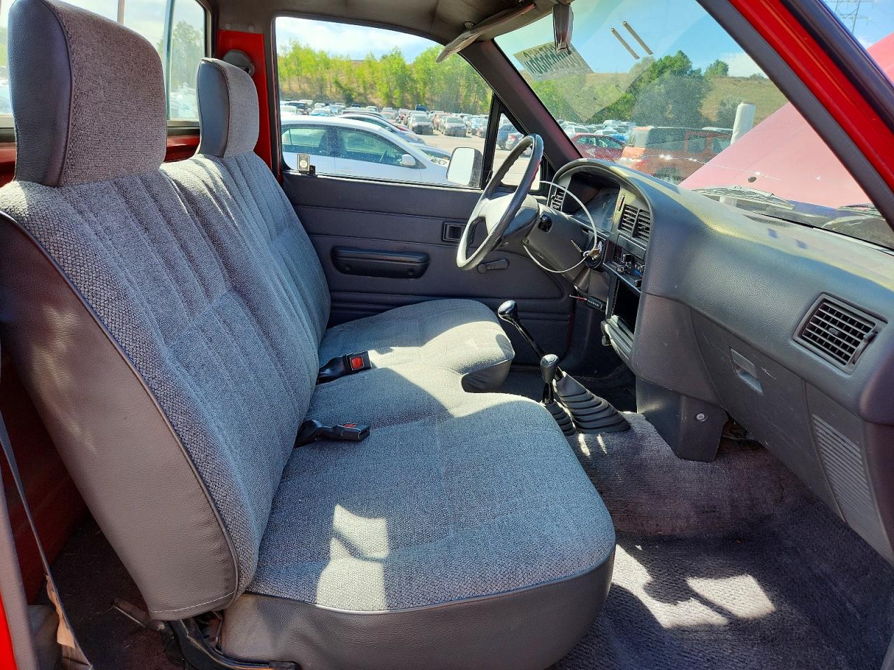 1989 Toyota Pickup 1/2 Ton Short Wheelbase Dlx Red vin: JT4VN01D0K2001536