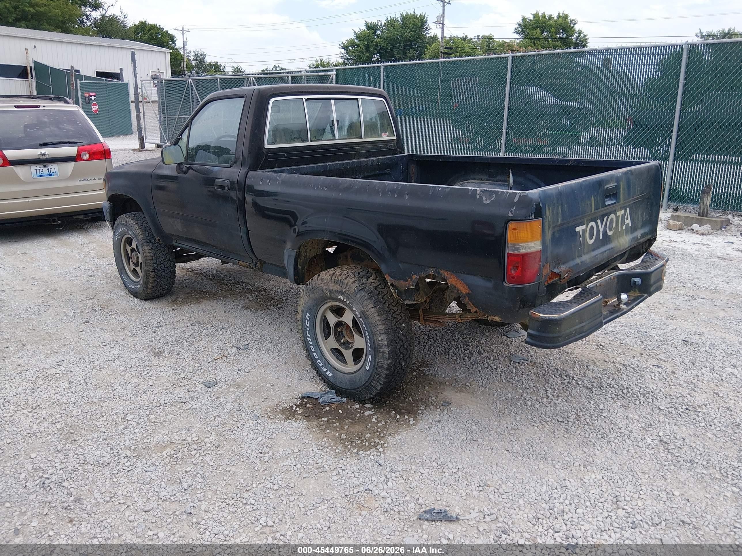 1989 Toyota Pickup 1/2 Ton Sht Wheelbase Dlx Black vin: JT4VN01D4K2004455
