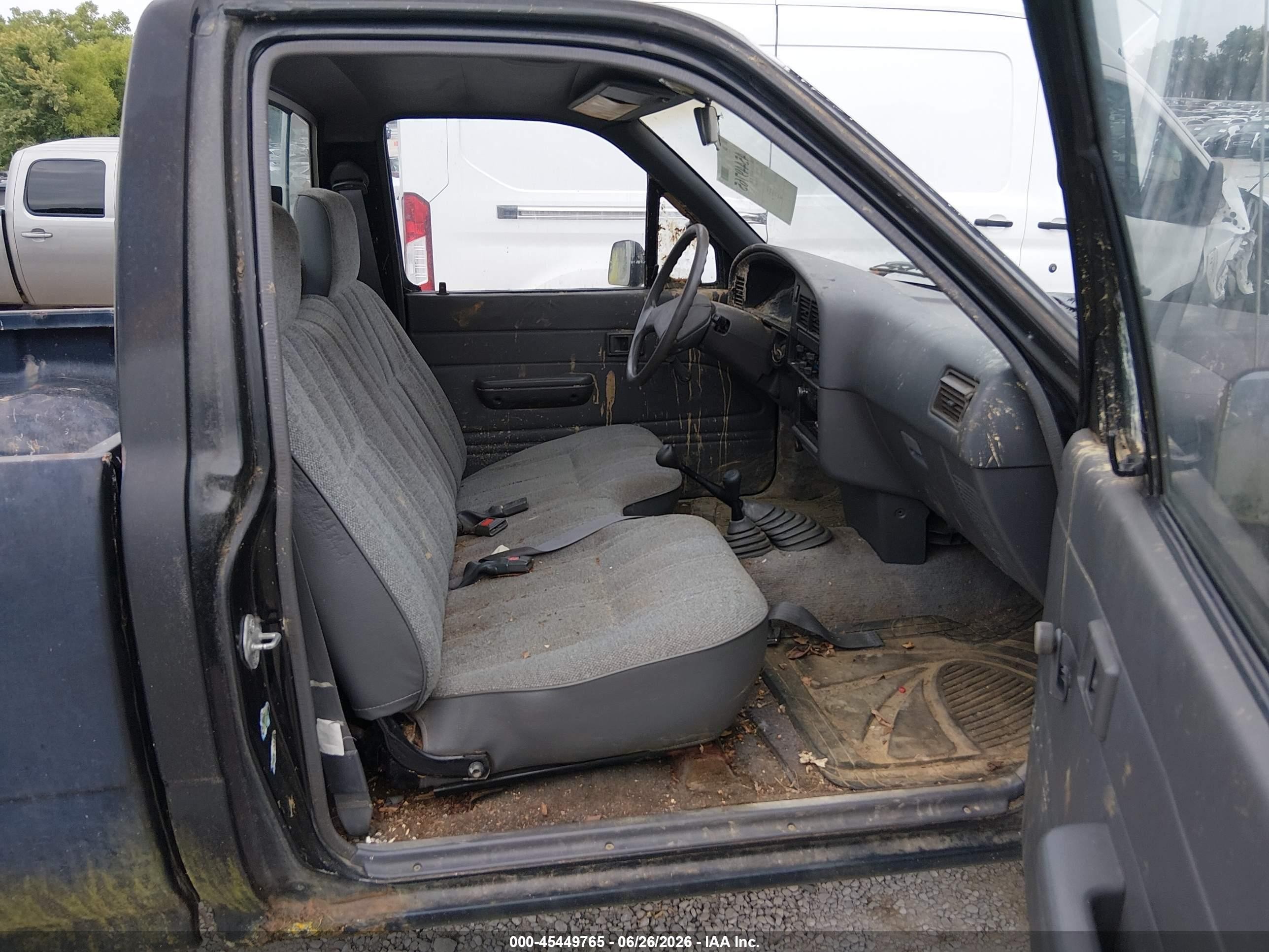 1989 Toyota Pickup 1/2 Ton Sht Wheelbase Dlx Black vin: JT4VN01D4K2004455