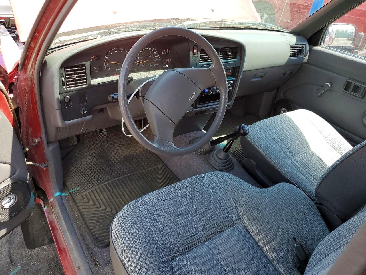 1990 Toyota Pickup Deluxe Red vin: JT4VN13D2L5025274