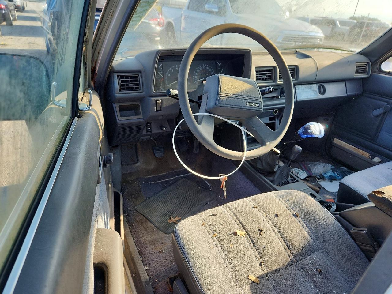 1988 Toyota Pickup Short Bed Xtra Cab Vn67 Sr5 Серебряный vin: JT4VN67M1J0007639