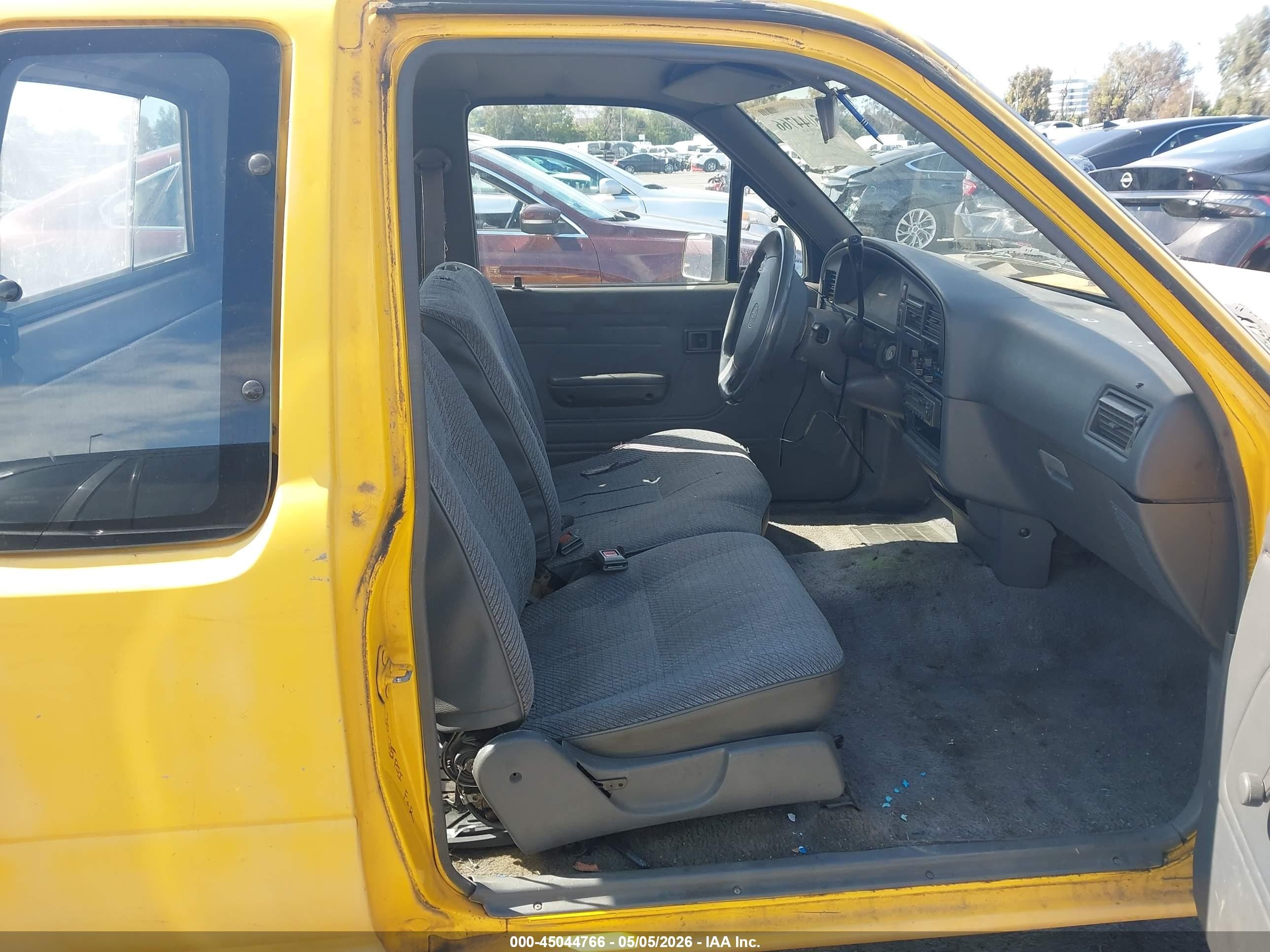 1993 Toyota Pickup 1/2 Ton Ex Long Whlbse Dx Yellow vin: JT4VN93D1P5038666