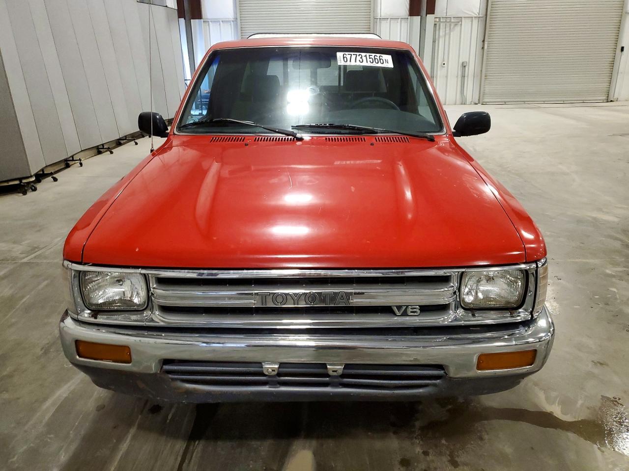 1990 Toyota Pickup Deluxe Red vin: JT4VN93D2L5015830