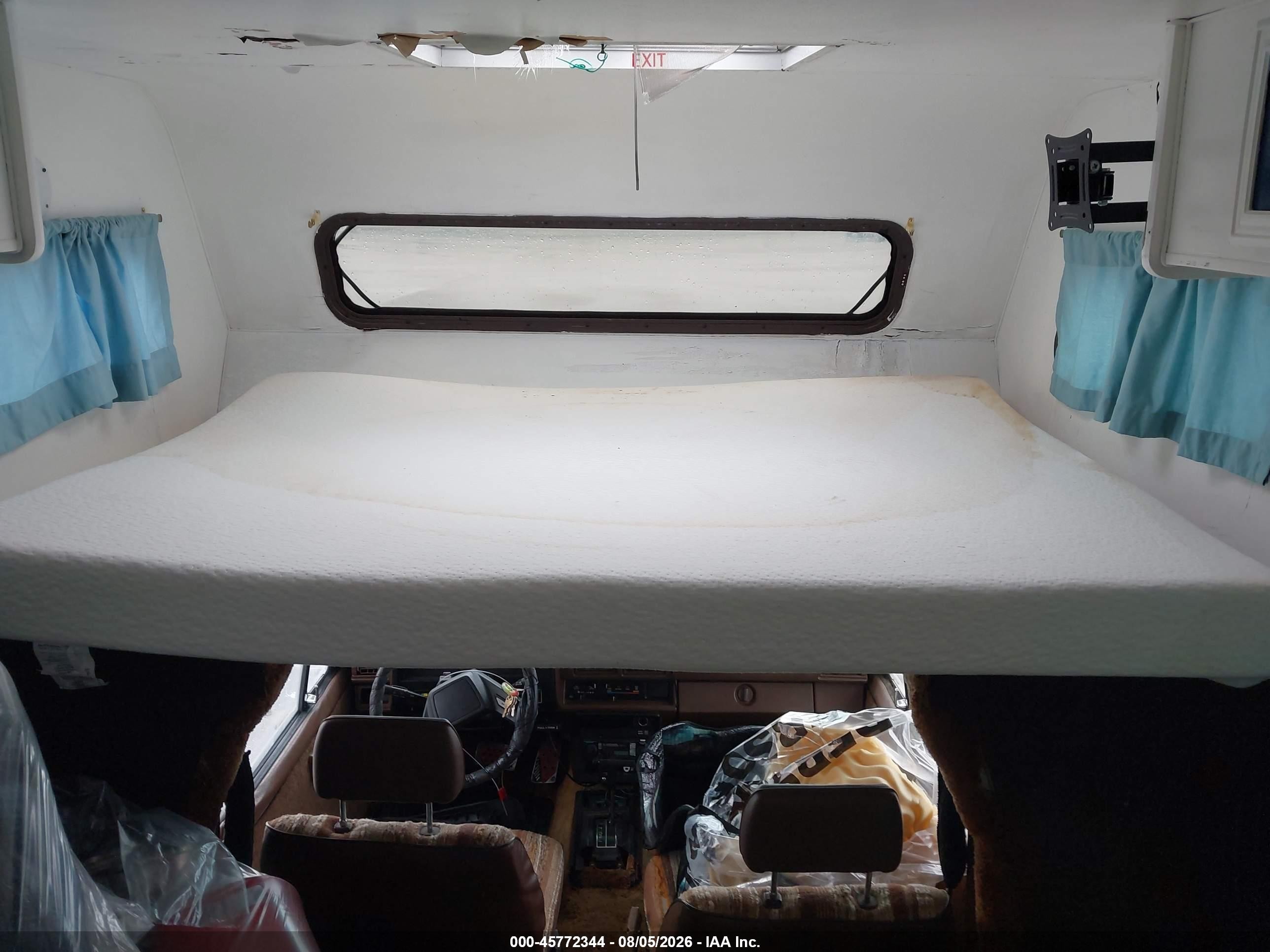 1985 Toyota Pickup Commercial/camper Rn55 Кремовый vin: JT5RN55D1F5039298