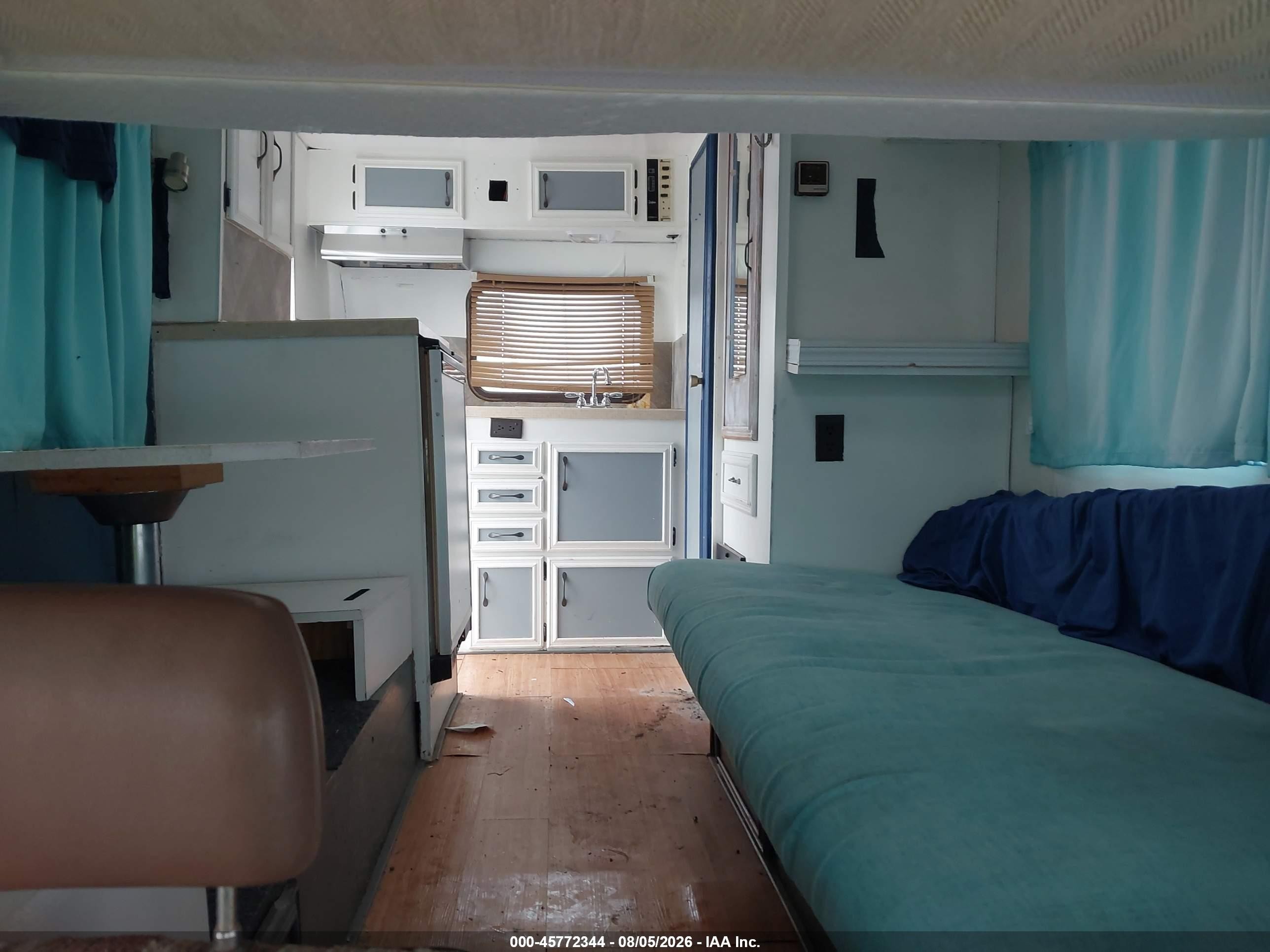 1985 Toyota Pickup Commercial/camper Rn55 Кремовый vin: JT5RN55D1F5039298
