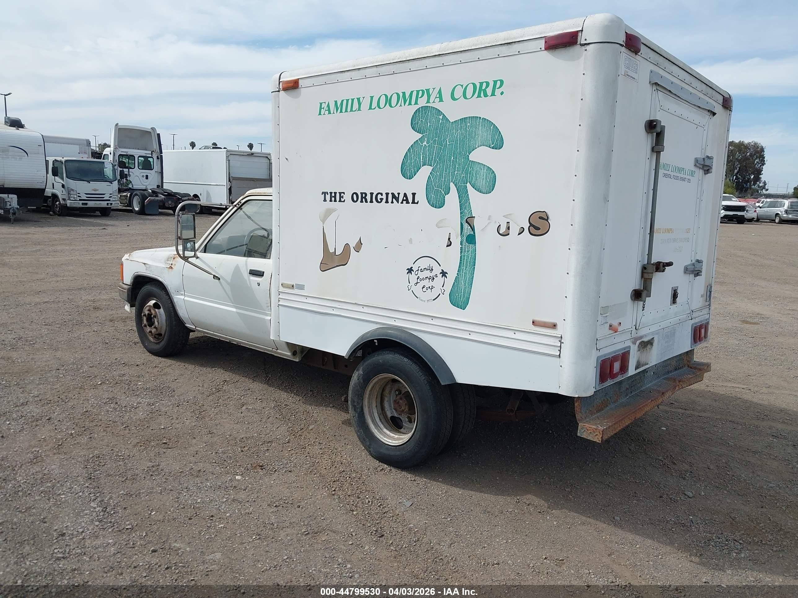 1987 Toyota Pickup Cab Chassis Rn55 White vin: JT5RN55T1H7023942