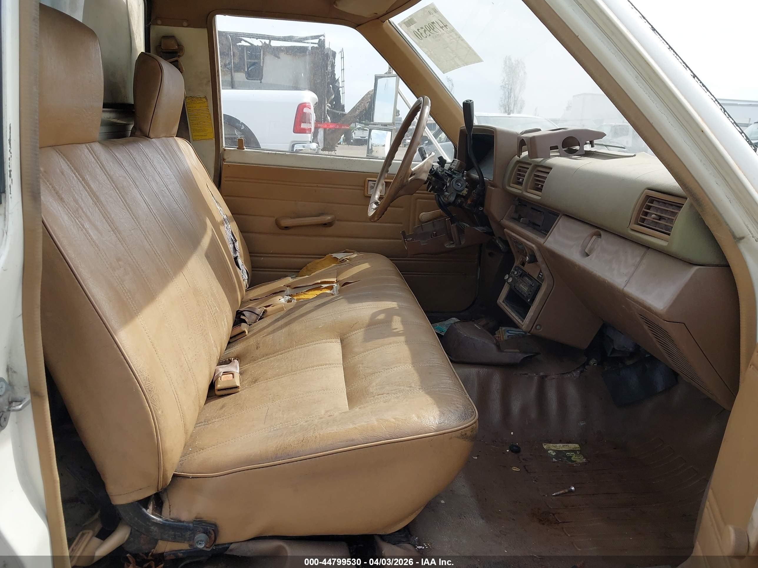 1987 Toyota Pickup Cab Chassis Rn55 White vin: JT5RN55T1H7023942