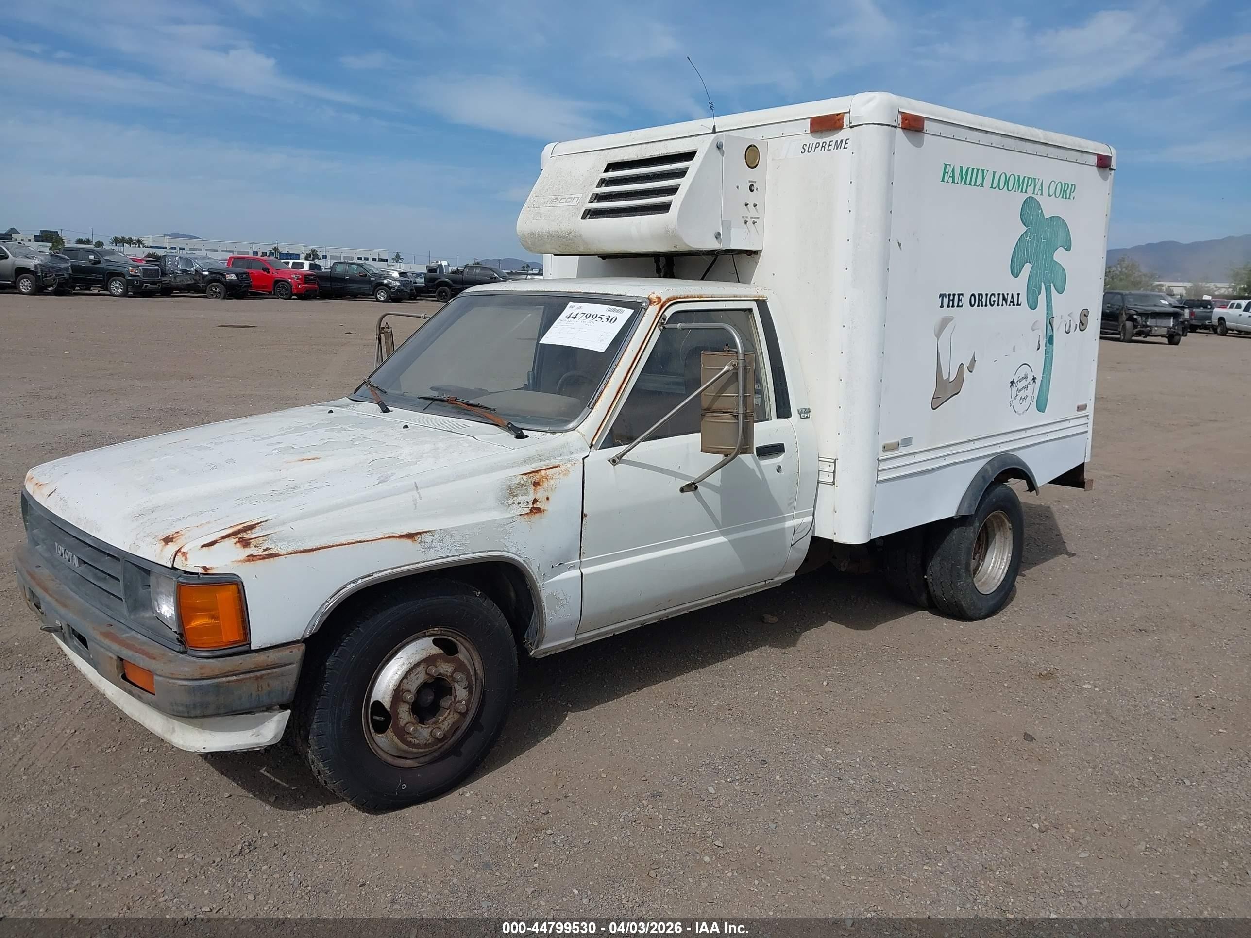 1987 Toyota Pickup Cab Chassis Rn55 White vin: JT5RN55T1H7023942