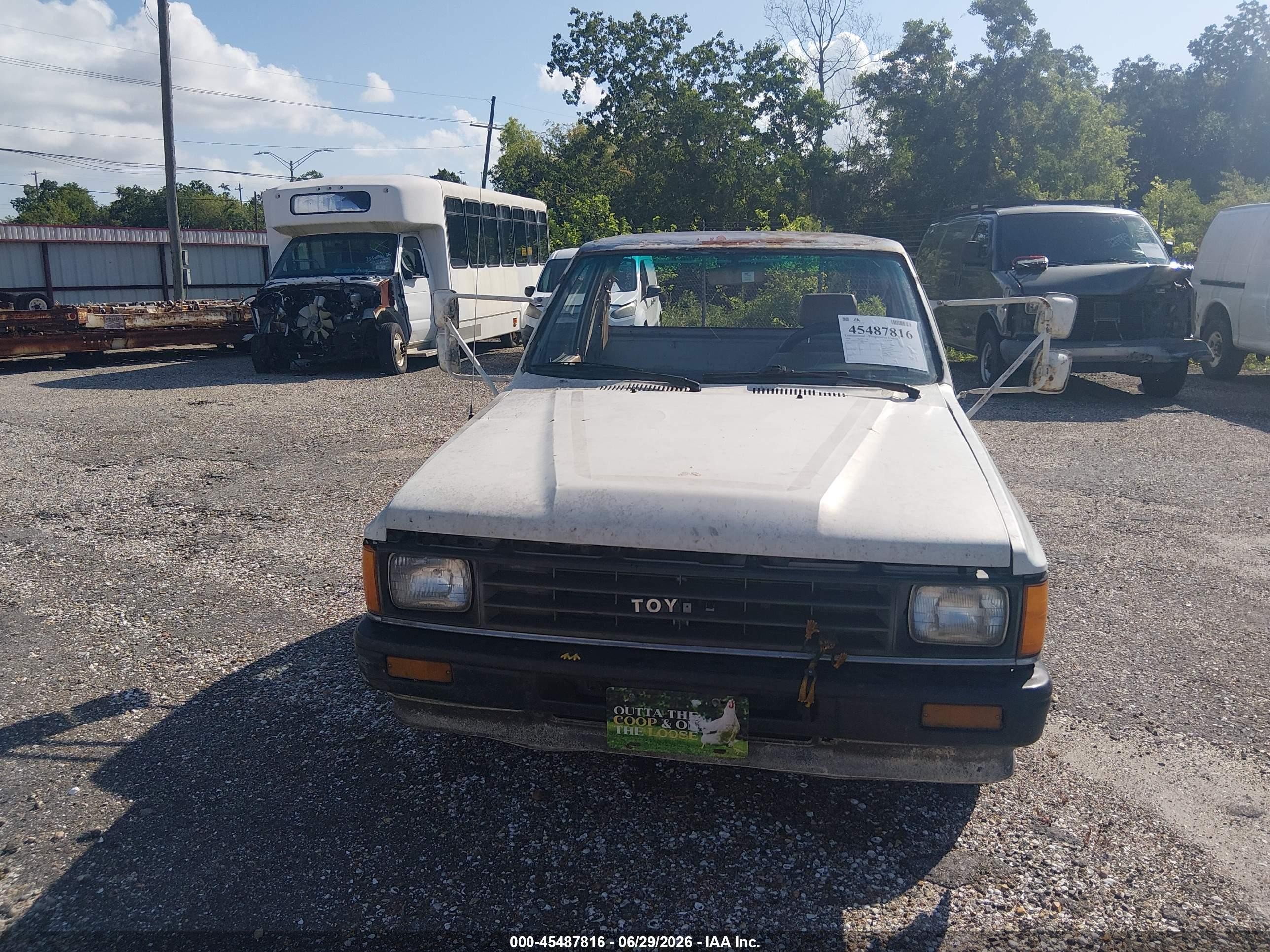 1988 Toyota Pickup Cab Chassis Rn75 Dlx White vin: JT5RN75U2J0022981