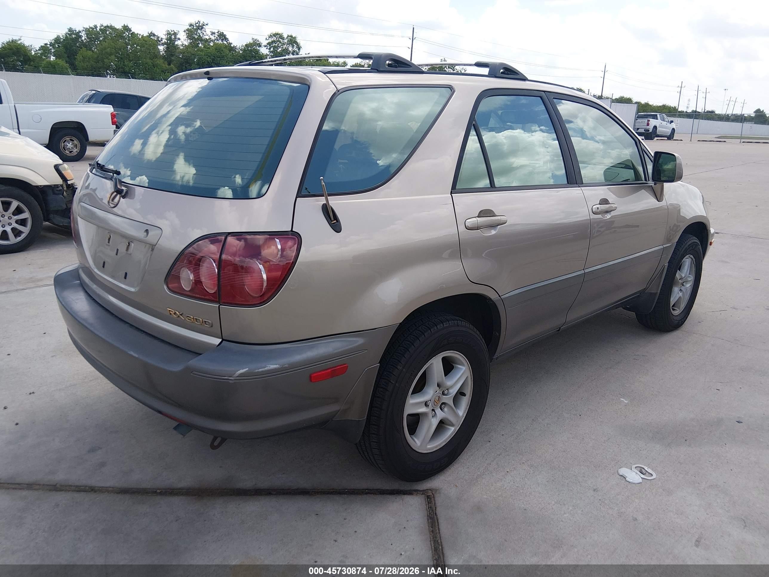 2000 Lexus Rx 300   Gold vin: JT6GF10U0Y0081607