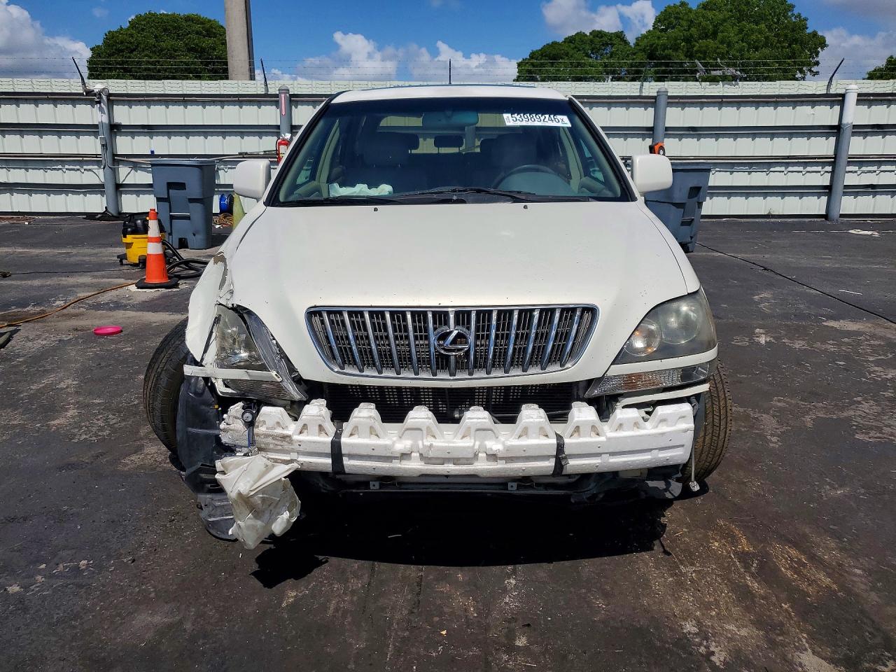 2000 Lexus Rx 300 White vin: JT6GF10U2Y0065831