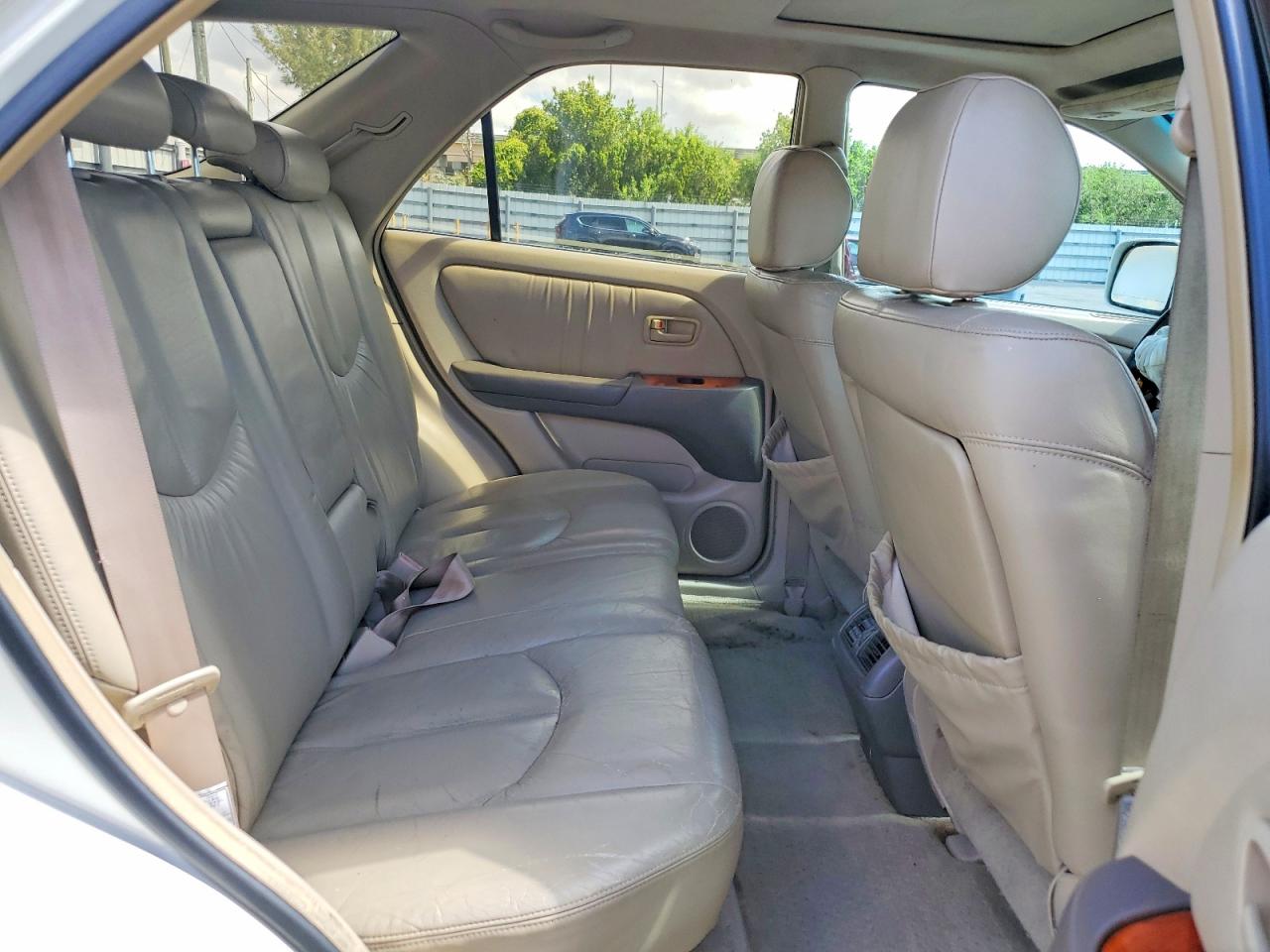2000 Lexus Rx 300 White vin: JT6GF10U2Y0065831