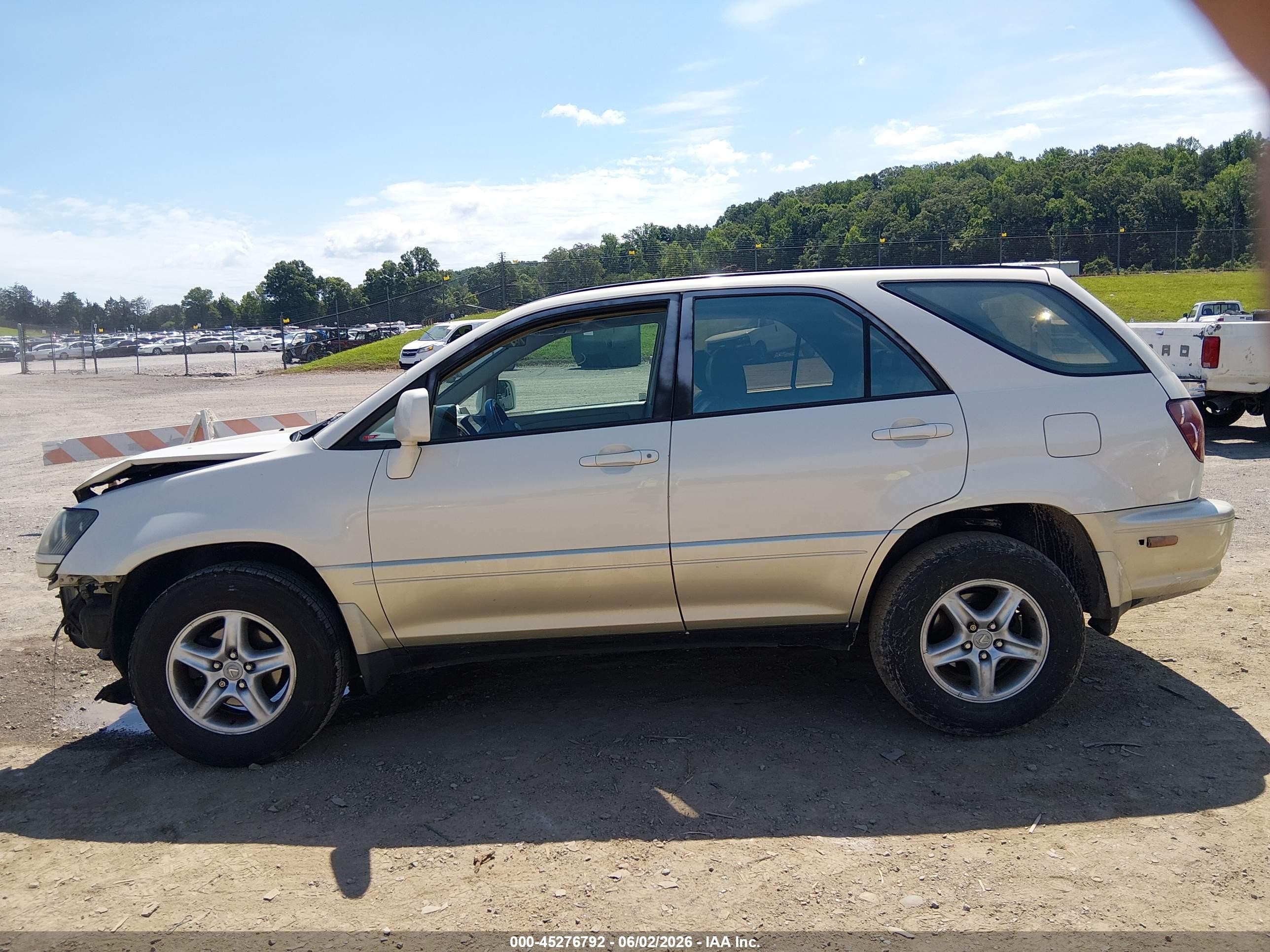 2000 Lexus Rx 300   White vin: JT6GF10U3Y0060752