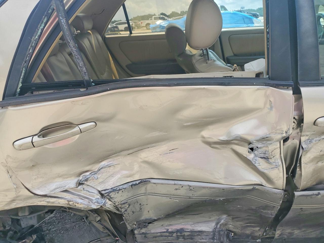 2000 Lexus Rx 300 Gold vin: JT6GF10U4Y0063496