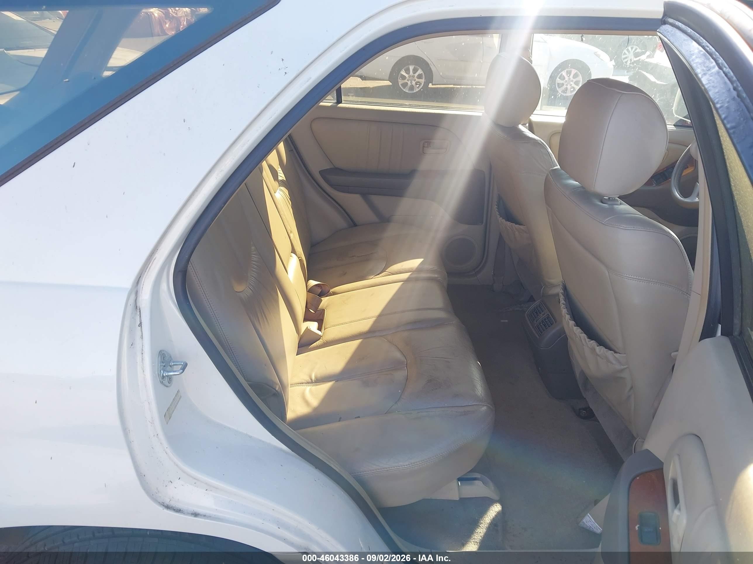 1999 Lexus Rx 300   Cream vin: JT6GF10U8X0021766