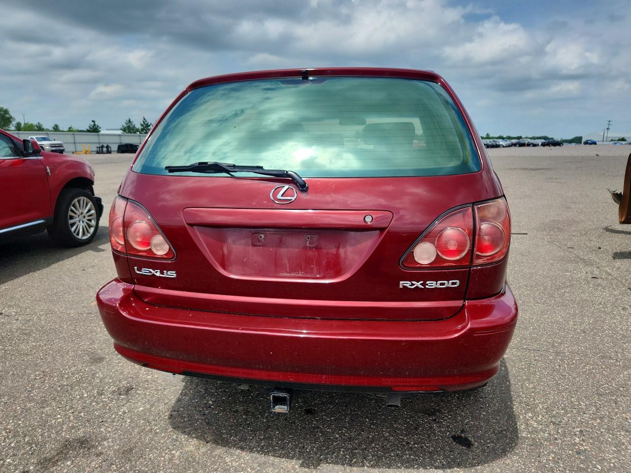 1999 Lexus Rx 300 Red vin: JT6GF10U9X0043811