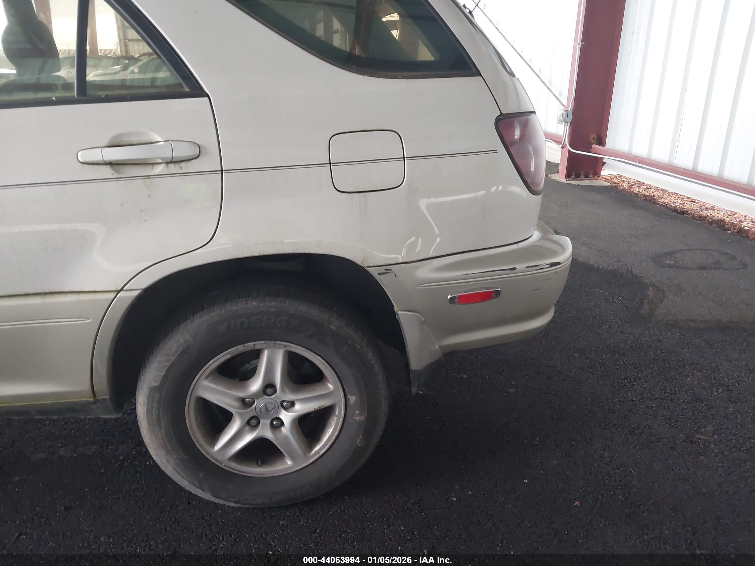 1999 Lexus Rx 300   Cream vin: JT6GF10UXX0038357