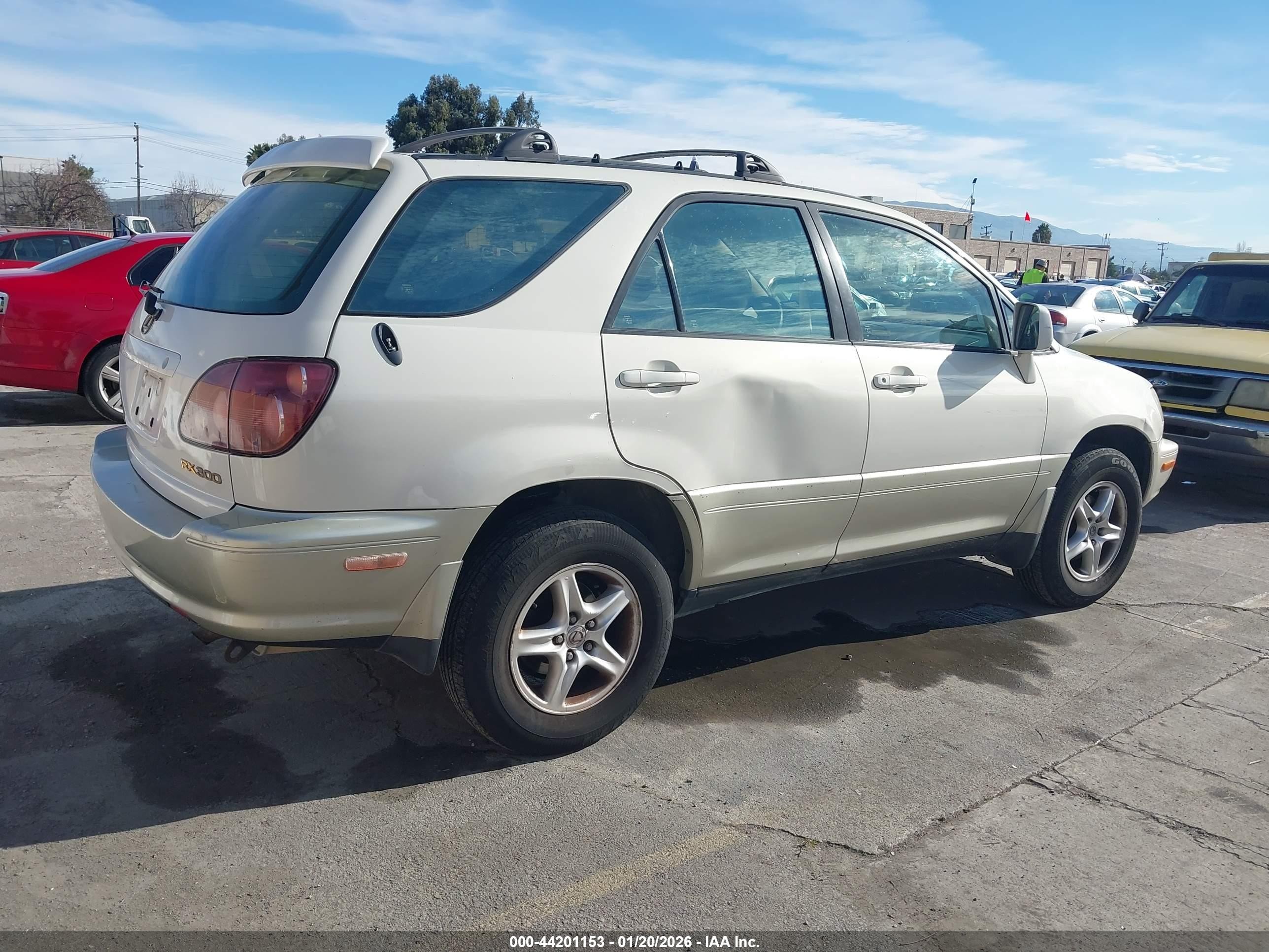 1999 Lexus Rx 300   White vin: JT6HF10U0X0046875