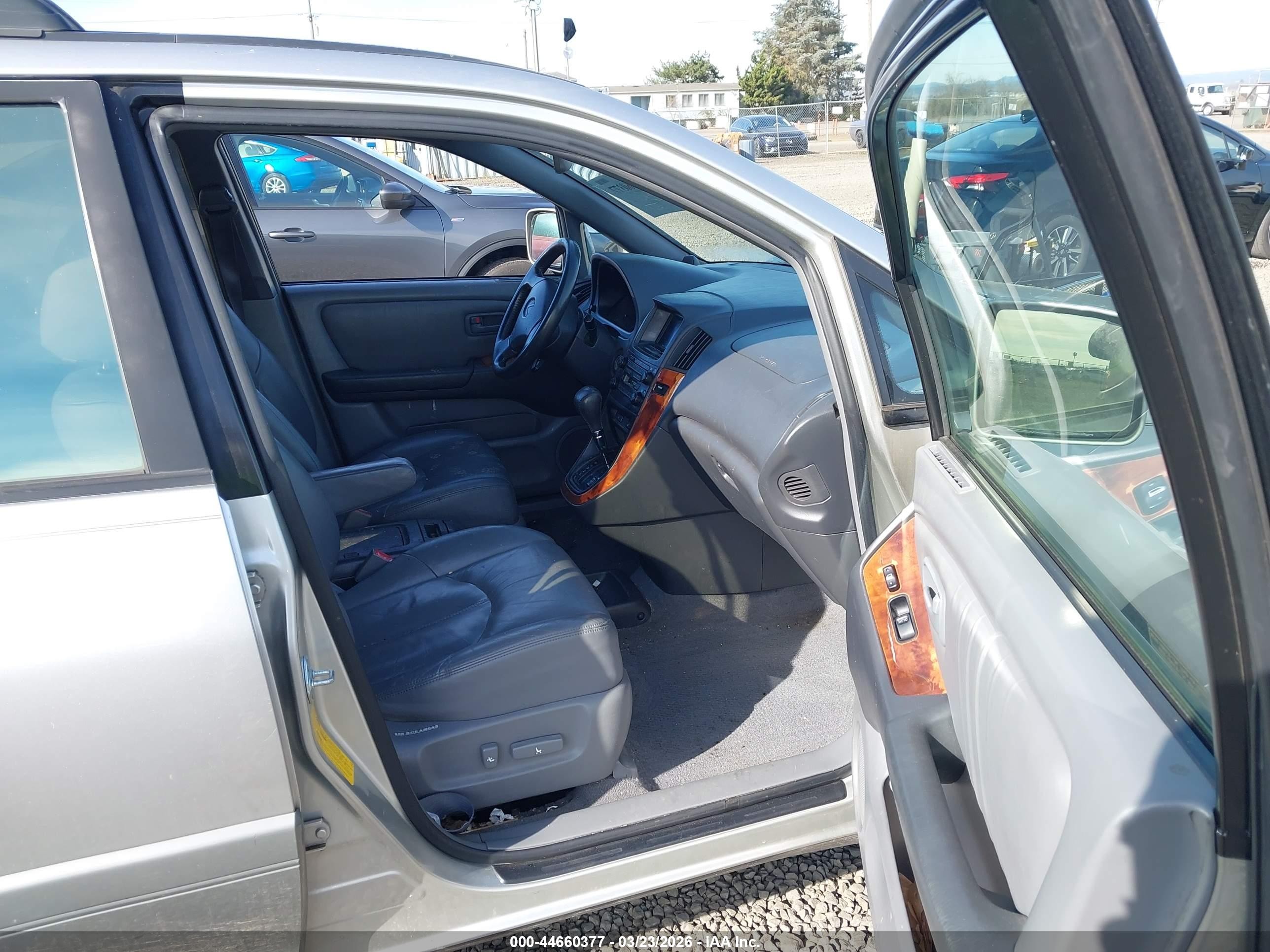 1999 Lexus Rx 300   Silver vin: JT6HF10U1X0060171
