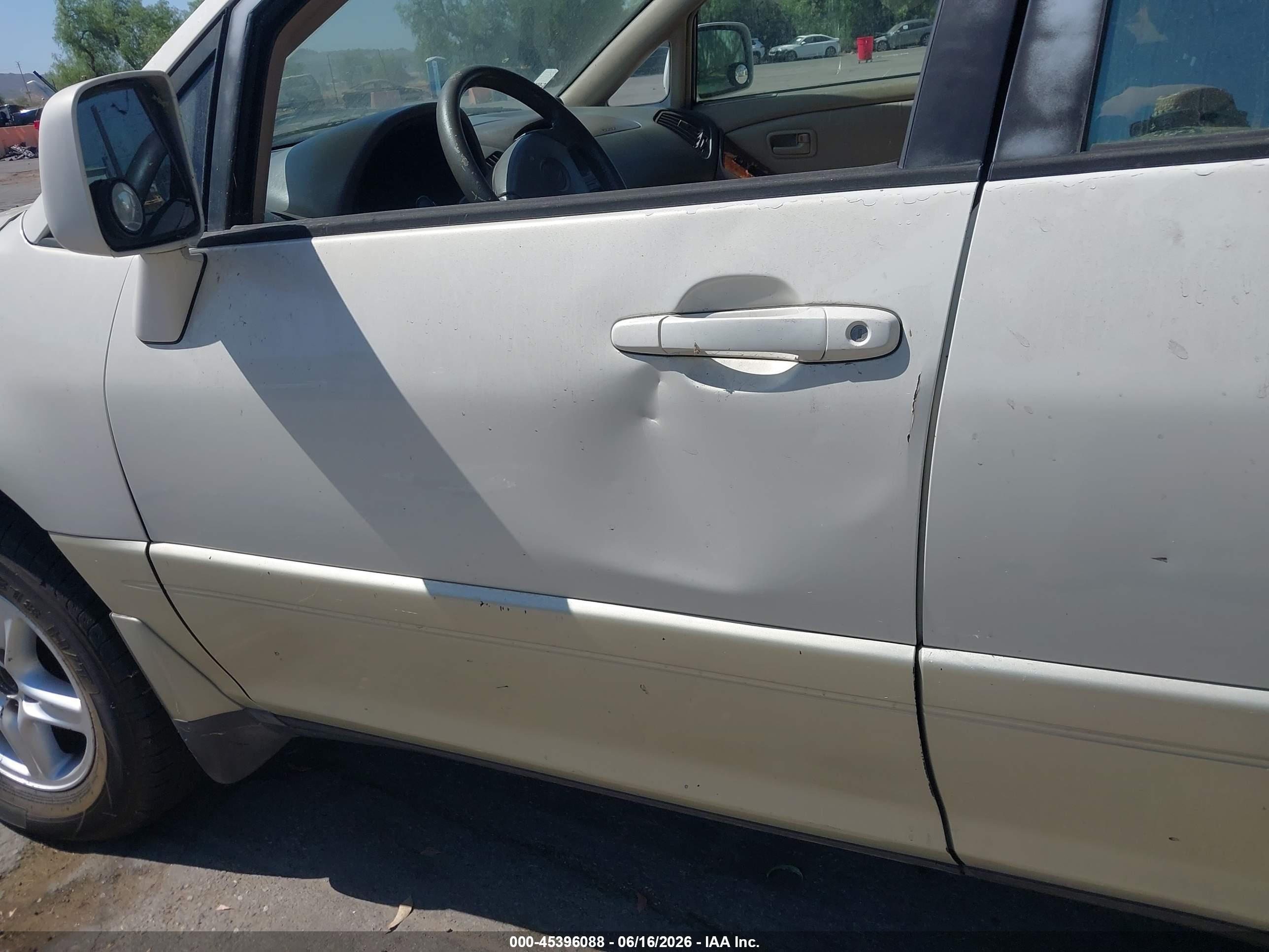 1999 Lexus Rx 300   White vin: JT6HF10U2X0006992