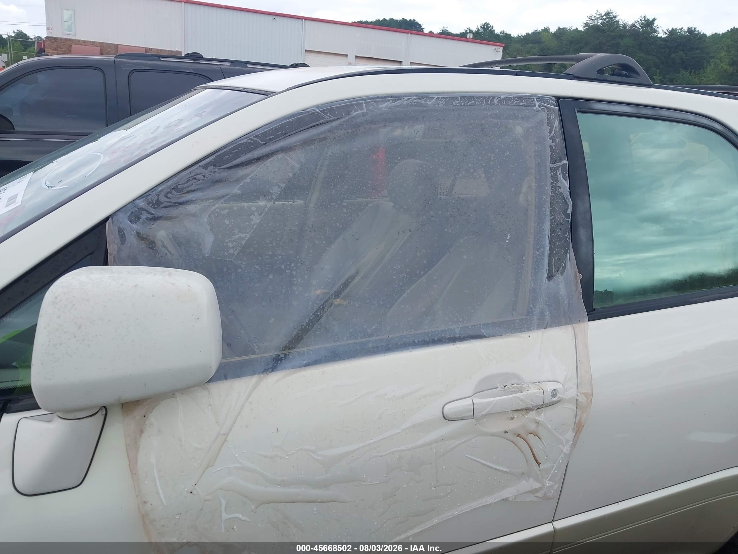 2000 Lexus Rx 300   White vin: JT6HF10U2Y0109699
